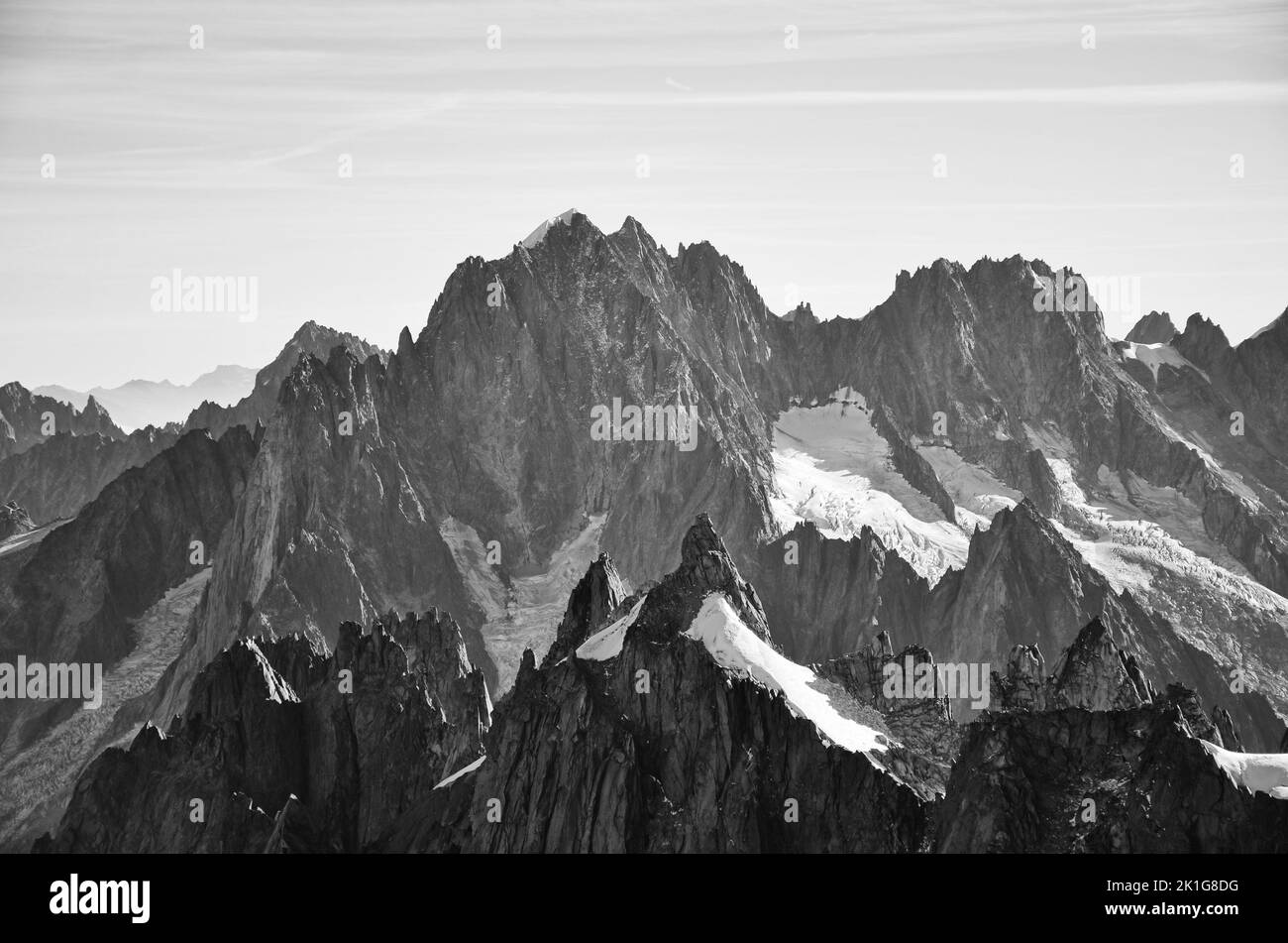 Fantastische Berggipfel vom aiguille du tacul mont Blanc Massiv, fotografiert vom aiguille du Midi , chamonix Stockfoto