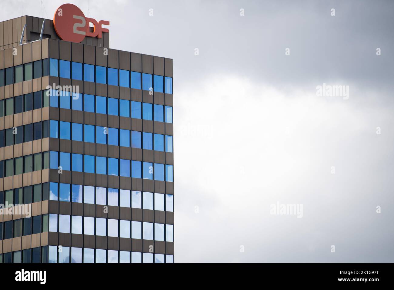 Mainz, Deutschland. 16. September 2022. Das Sendezentrum des Zweiten Deutschen Fernsehens (ZDF). Quelle: Sebastian Gollnow/dpa/Alamy Live News Stockfoto