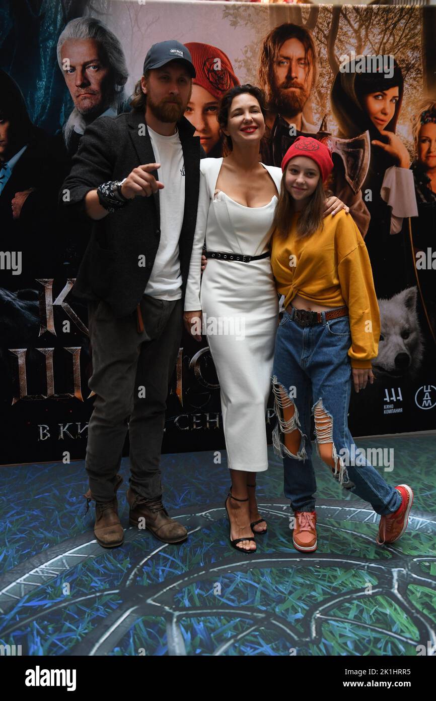 Moskau. Die Schauspielerin Danila Yakushev, die Schauspielerinnen