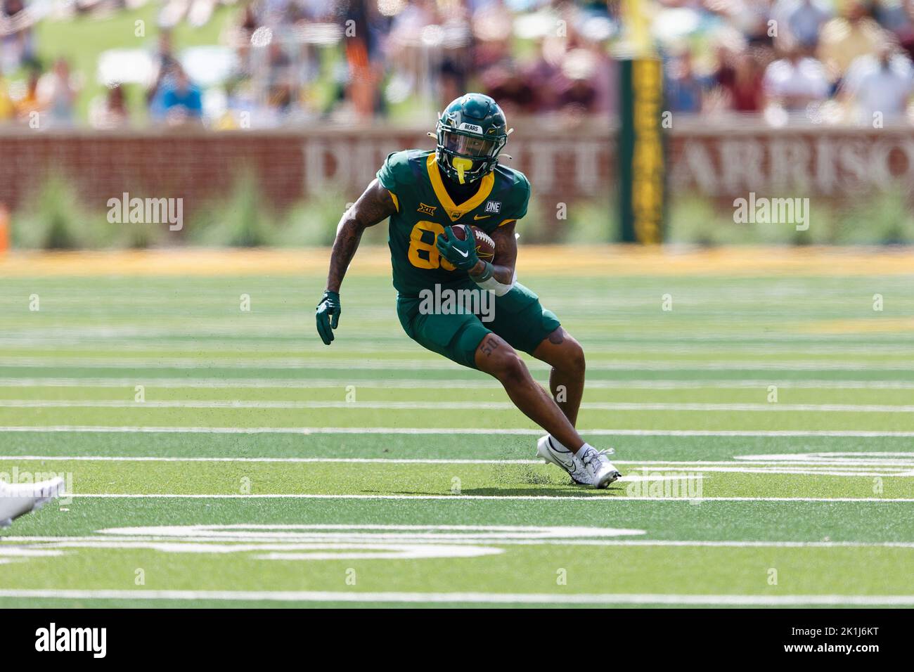 Baylor Bears Wide Receiver Seth Jones (88) holt sich einen 10-Yard-Gewinn gegen die Texas State Bobcats im 2. Quartal eines NCAA College Football Spiels im McLane Stadium Samstag, 17. September 2022, in Waco, Texas. (Eddie Kelly/Image of Sport) Stockfoto