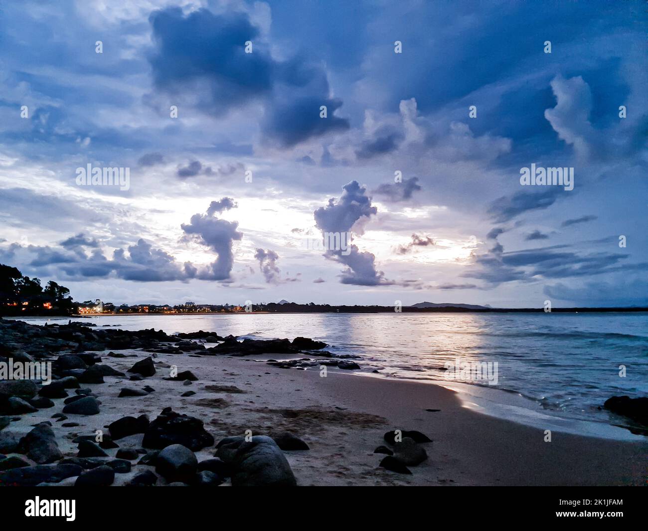 Wunderschöner Sonnenuntergang auf Noosa Heads, Queensland Stockfoto