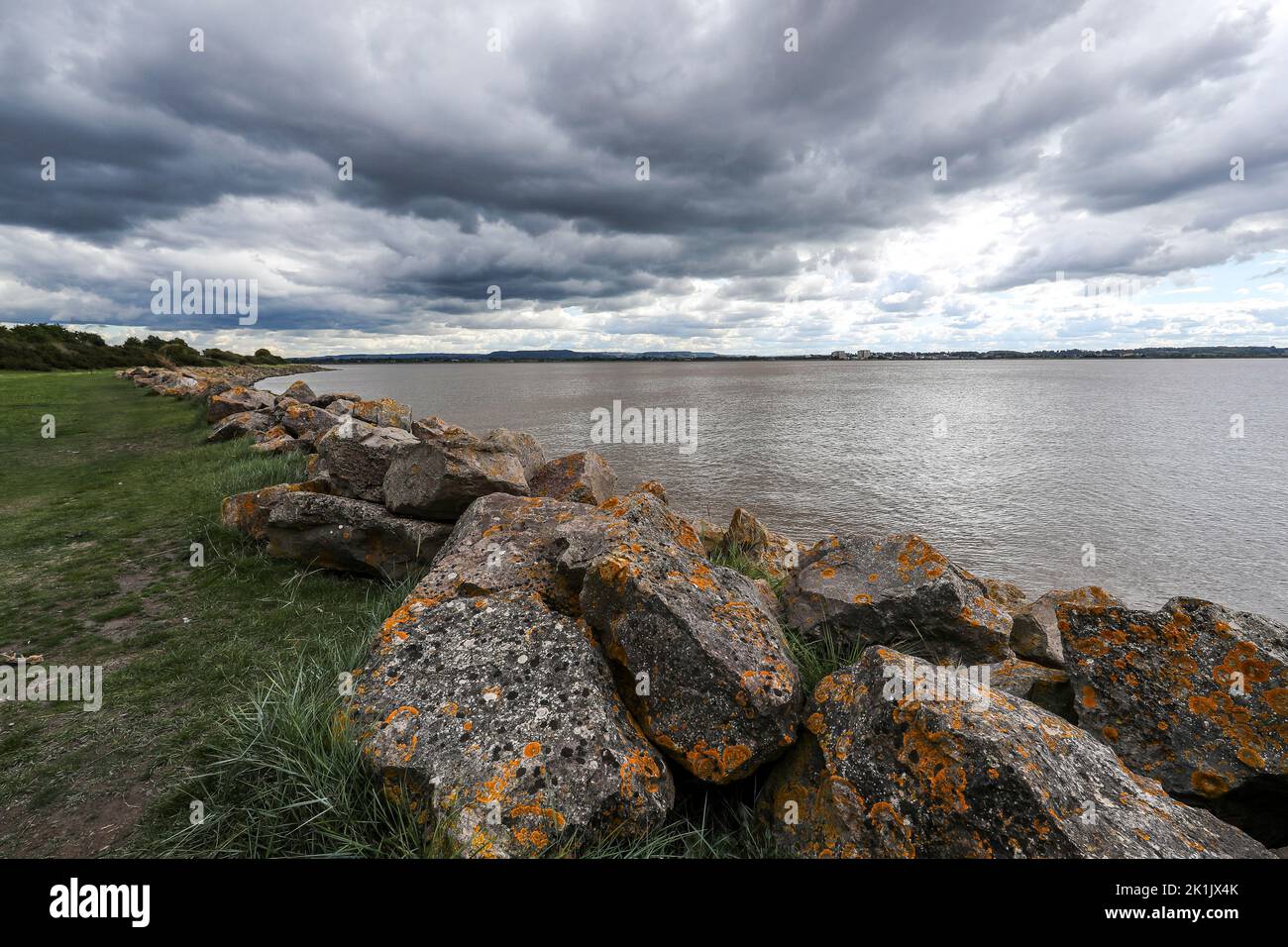 Gezeitenverteidigung, Lydney Harbour, Lydney, Gloucestershire, GL15 4er Stockfoto