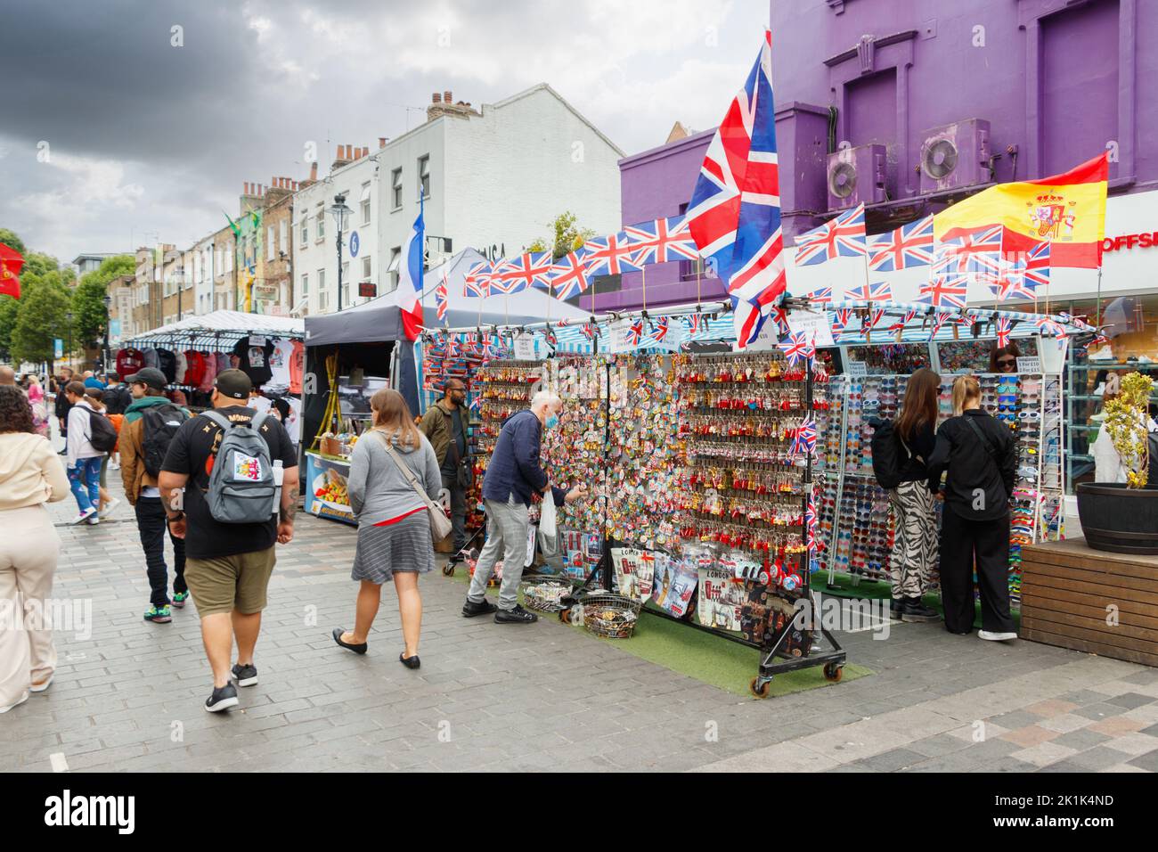 Souvenirstände inverness Street Market camden Town london großbritannien Stockfoto