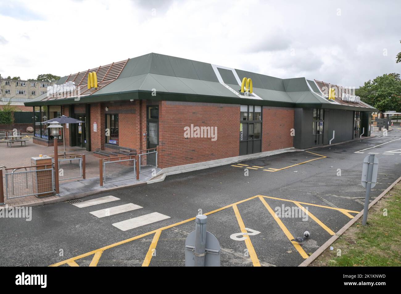 Bristol Road, Birmingham - September 19. 2022 - McDonald's auf der Bristol Road in Birmingham ist während der Beerdigung der Queen geschlossen und leer von Kunden. Quelle: Scott CM/Alamy Live News Stockfoto