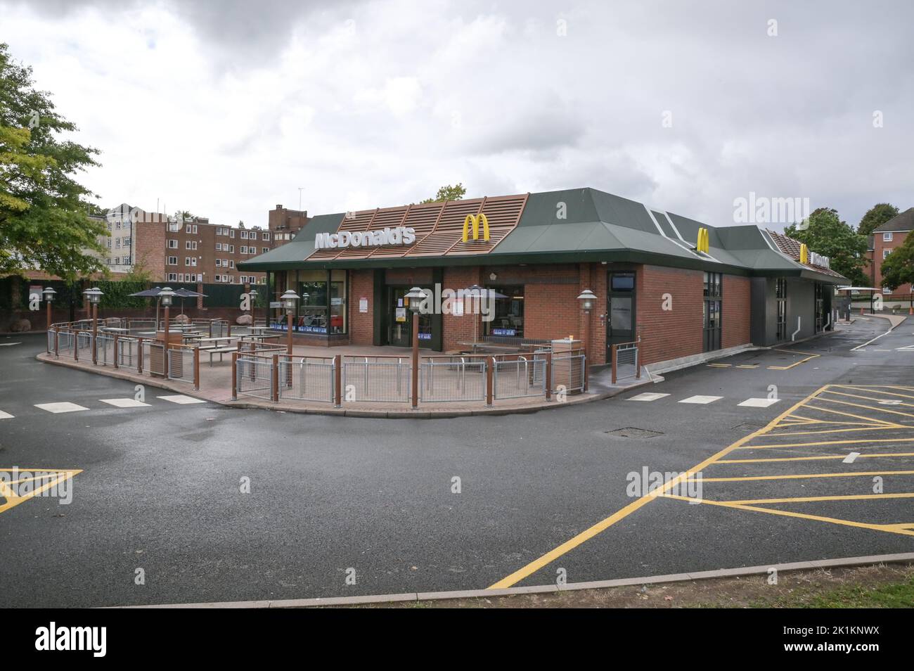 Bristol Road, Birmingham - September 19. 2022 - McDonald's auf der Bristol Road in Birmingham ist während der Beerdigung der Queen geschlossen und leer von Kunden. Quelle: Scott CM/Alamy Live News Stockfoto