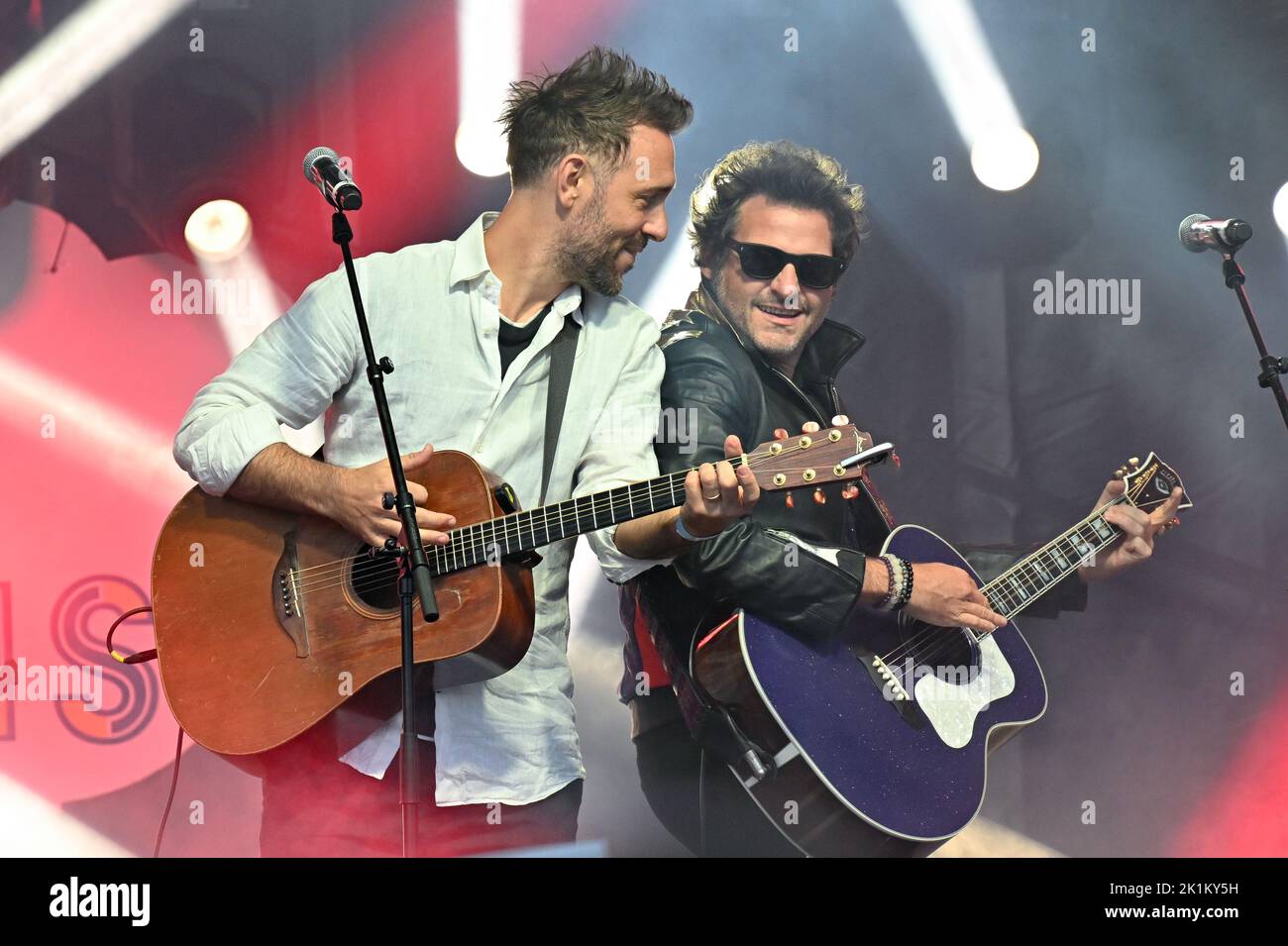 Paris, Frankreich. 18. September 2022. Charlie Winston und Matthieu Chedid in La Villette für die vierte Ausgabe des Pariser Paradis-Festivals am 18. September 2022 in Paris, Frankreich. (Foto: Lionel Urman/Sipa USA) Quelle: SIPA USA/Alamy Live News Stockfoto