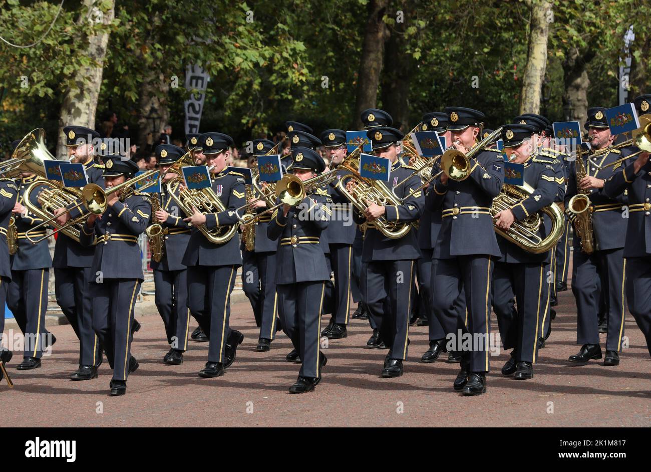 London, Großbritannien. 19. September 2022. Angehörige der Streitkräfte nehmen am Montag, dem 19. September 2022, an der Trauerprozession von Königin Elizabeth II. Nach der staatlichen Beerdigung ihrer Majestät in der Westminster Abbey in London Teil. Die Königin wird zusammen mit ihrem verstorbenen Ehemann, dem Herzog von Edinburgh, in der Gedenkkapelle von König George VI, die sich in der St. George's Chapel befindet, begraben. Foto von Hugo Philpott/UPI Credit: UPI/Alamy Live News Stockfoto