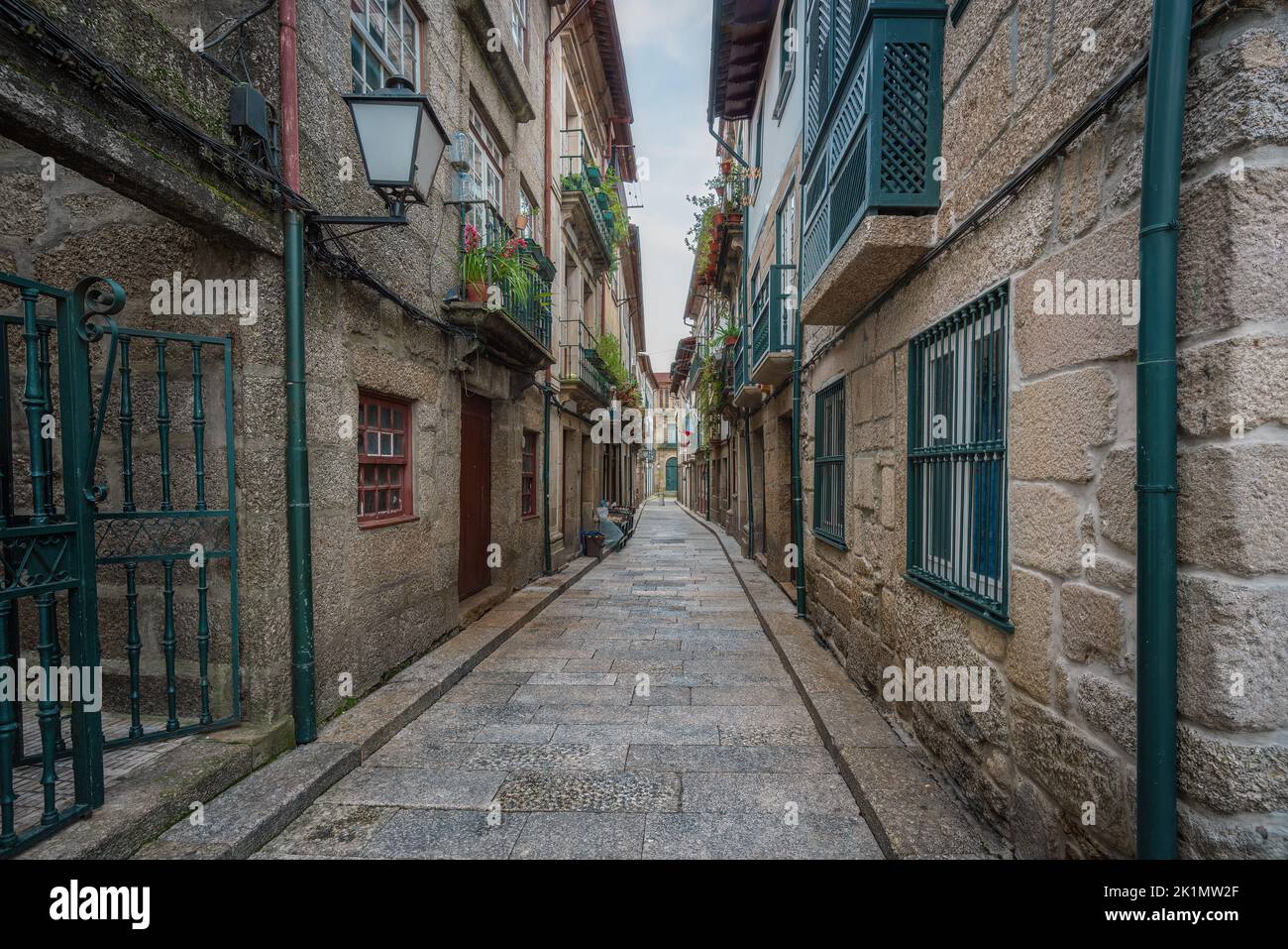 Mittelalterliche Santa Maria Straße - Stadt älteste Straße - Guimaraes, Portugal Stockfoto