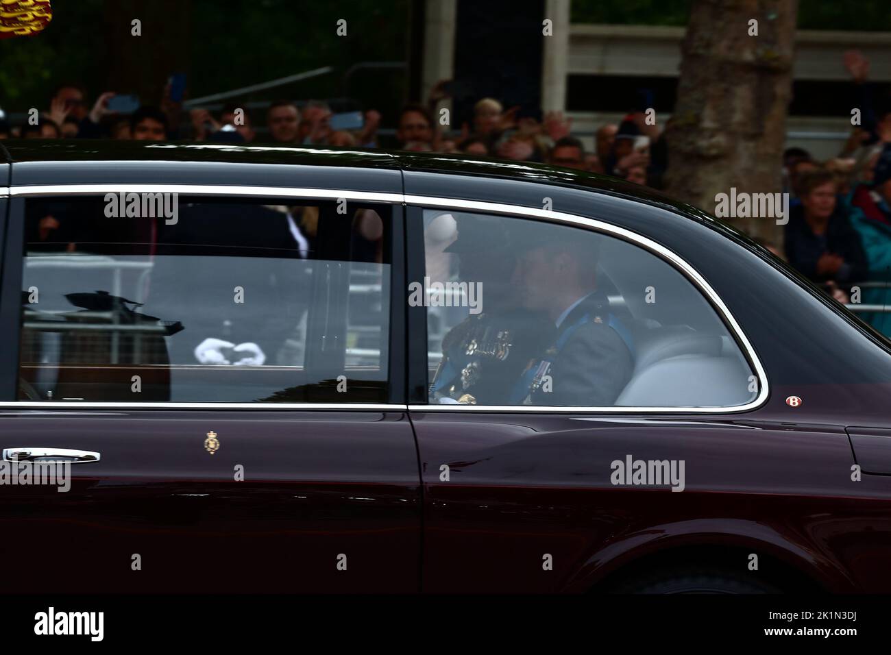 London, Großbritannien. 19. September 2022. König Charles III und Prinz William reisen zur Westminster Cathedral, um die staatliche Beerdigung von Königin Elizabeth II. Zu feiern Quelle: Uwe Deffner/Alamy Live News Stockfoto