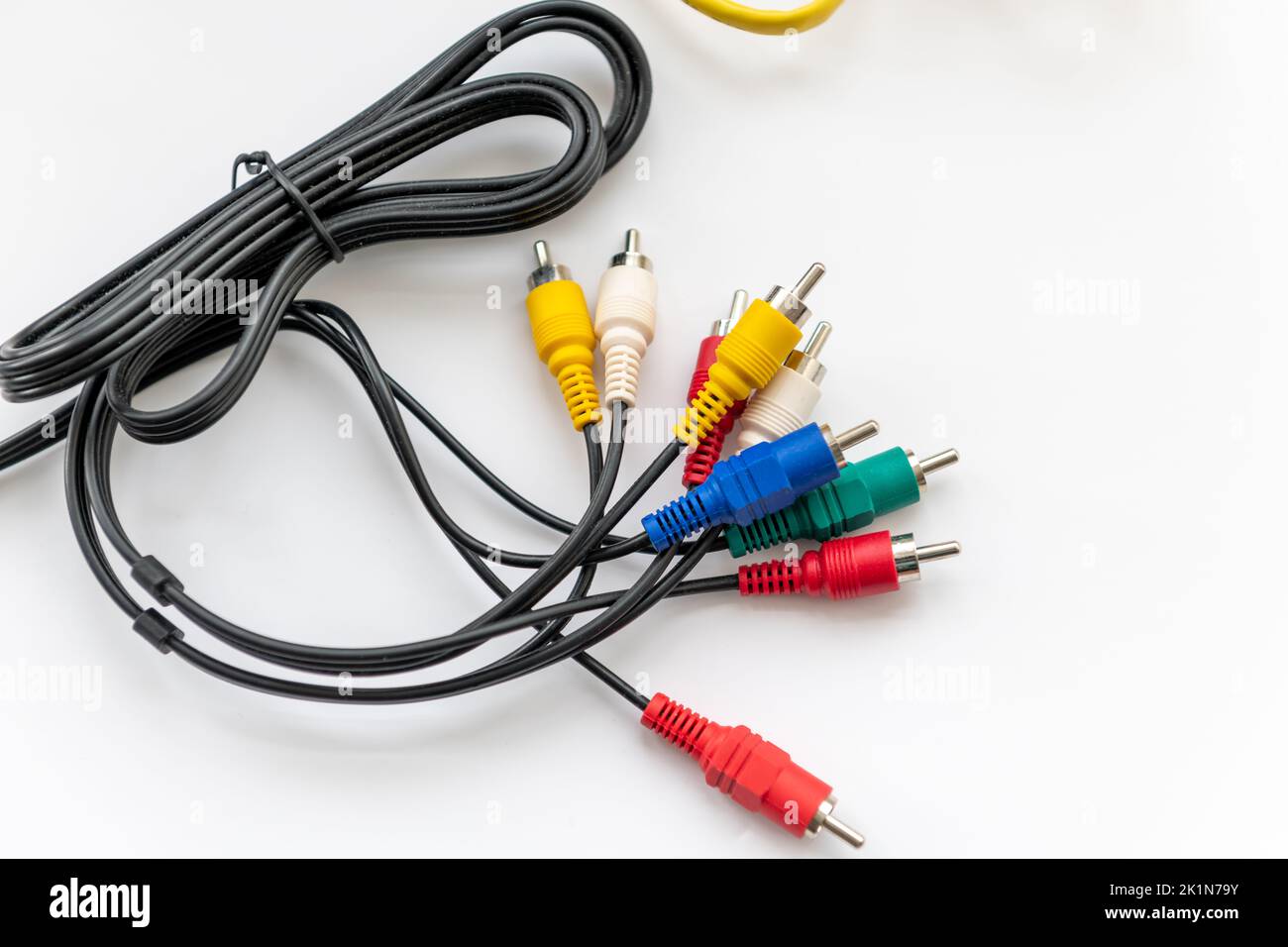 Kabelbuchsen oder -Stecker auf weißem Hintergrund isoliert. Stockfoto