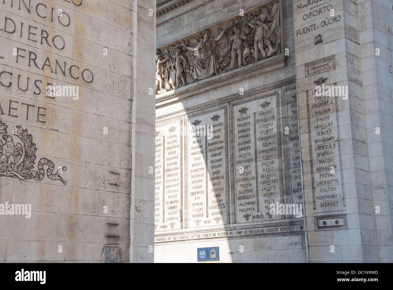Paris, frankreich. August 2022. Der Arc de Triomph auf dem Place d'Etoile in Paris. Hochwertige Fotos Stockfoto