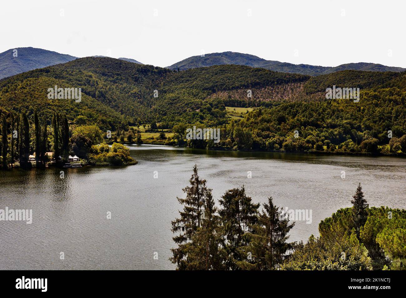 Landschaft am Piediluco See in Umbrien , Italien , Stockfoto