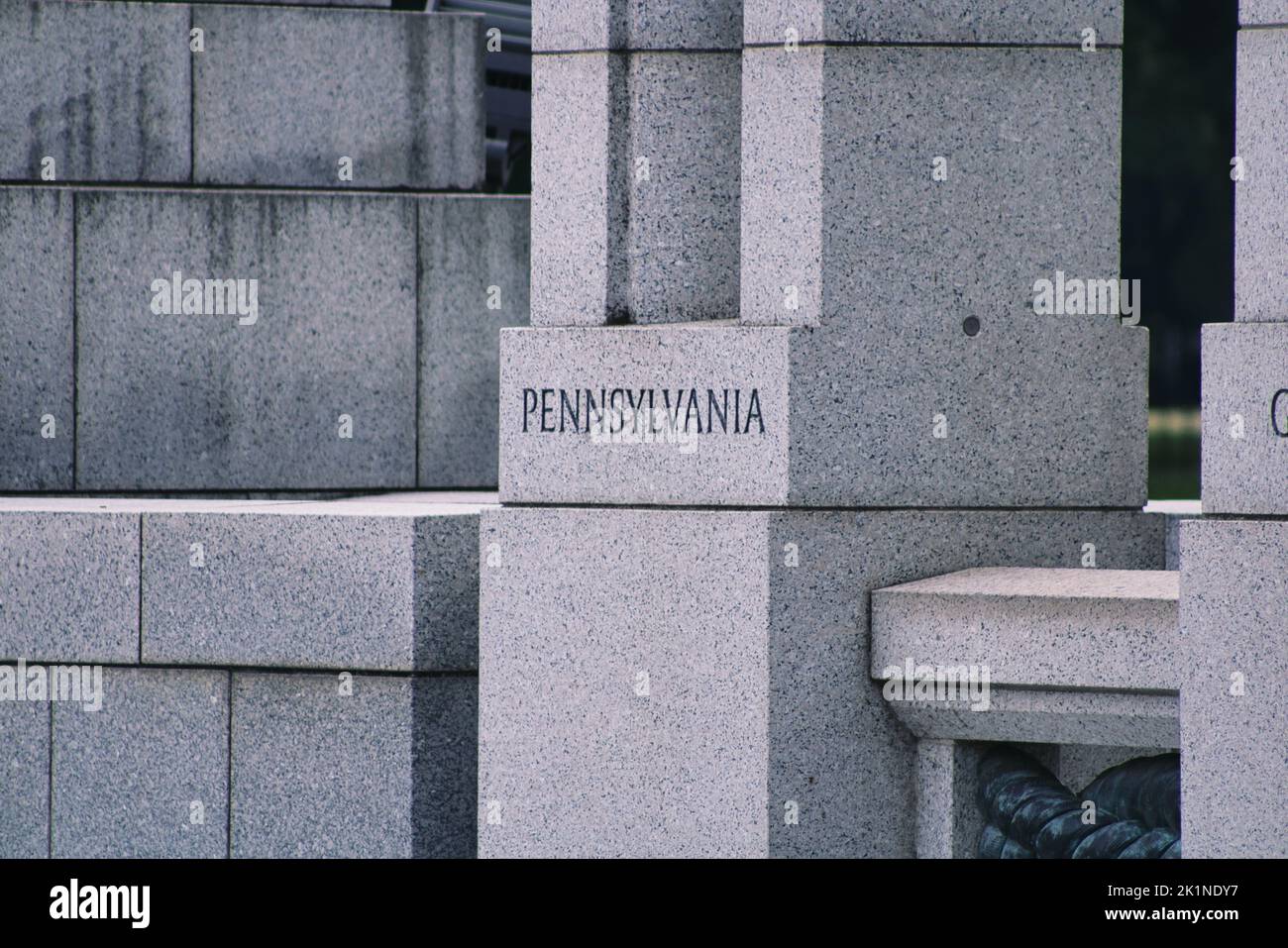 Nahaufnahme der Inschrift von Pennsylvania auf der Säule des World war II Memorial in Washington, D.C. Stockfoto