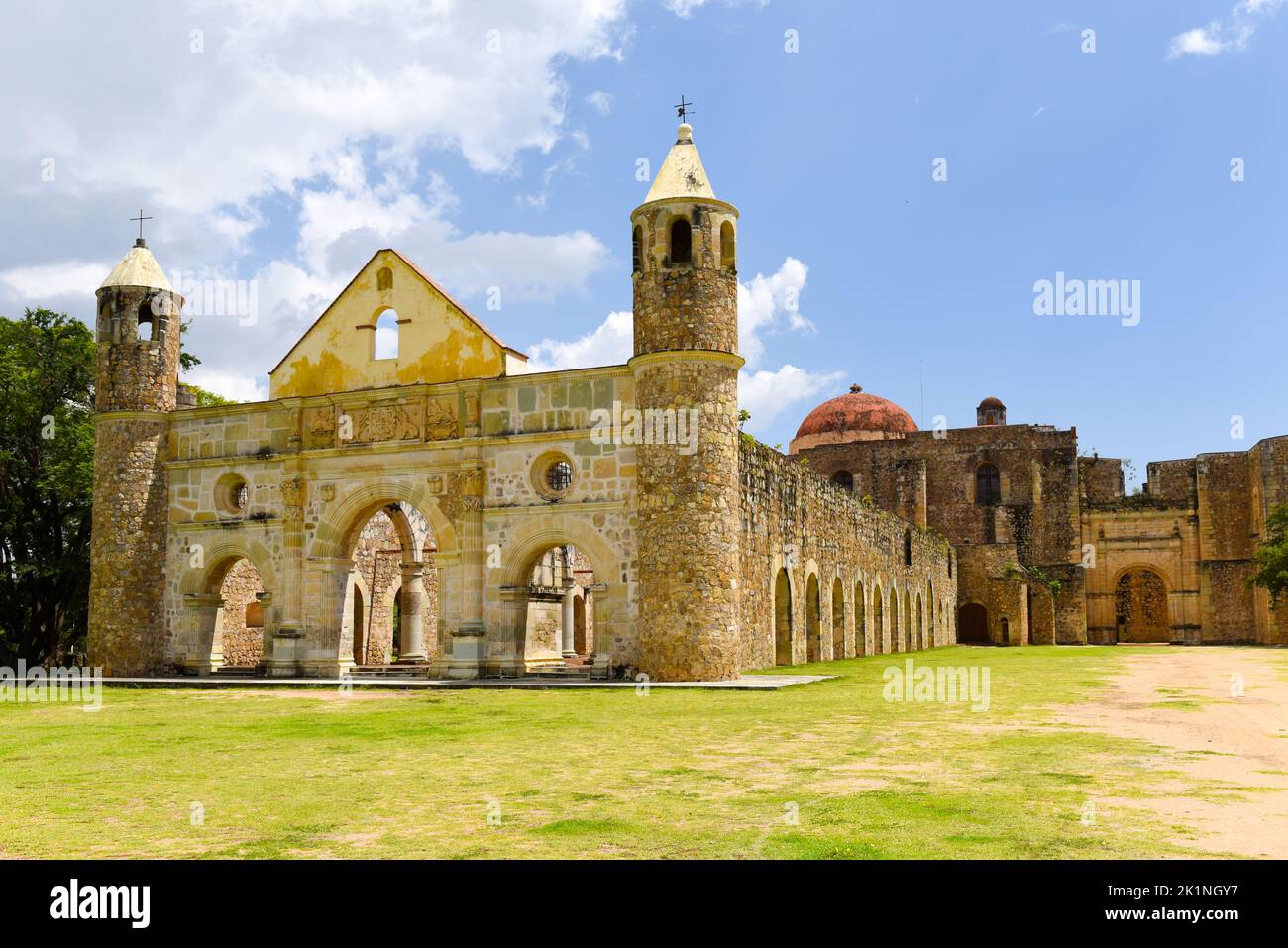 Das ehemalige Kloster von Santiago Apóstol, Cuilapan de Guerrero, Bundesstaat Oaxaca, Mexiko Stockfoto