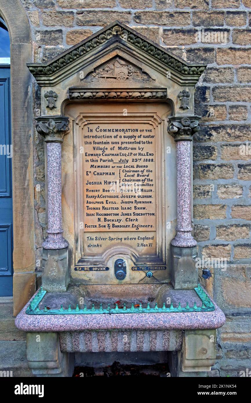 Wasserbrunnen, Mottram in Longdendale, Hyde, Tameside, Manchester, England, Großbritannien, SK14 6JL Stockfoto