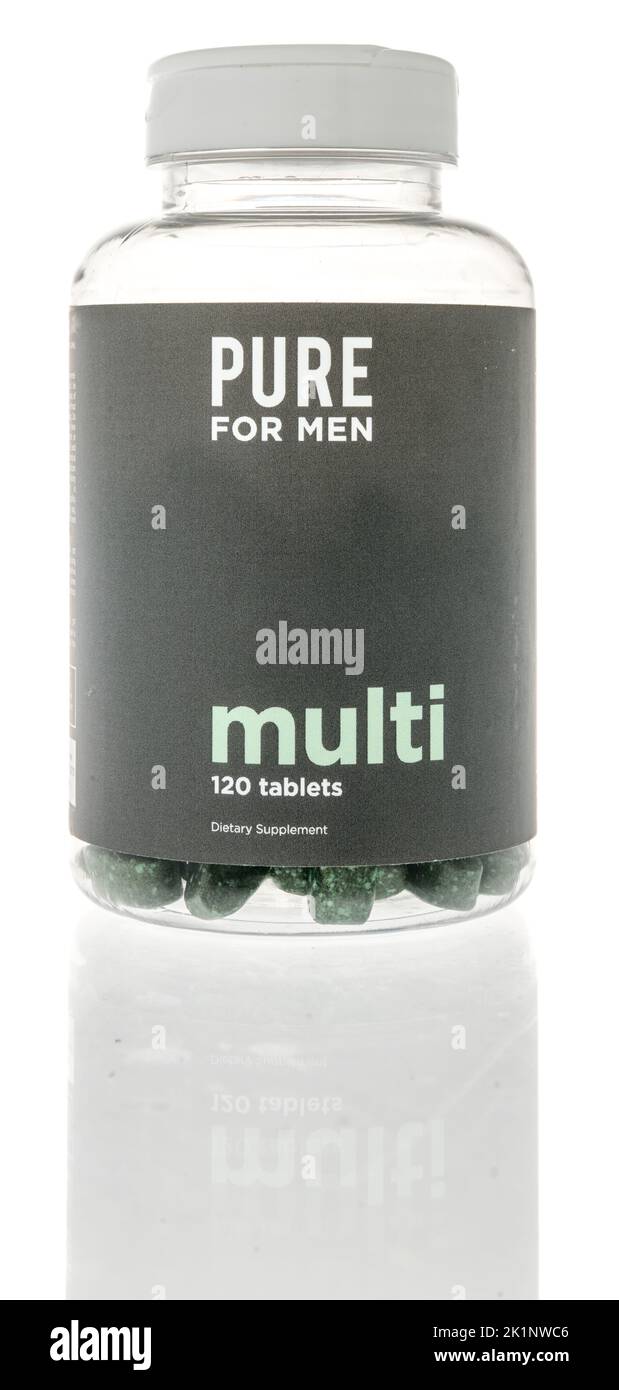 Winneconne, WI - 19. September 2022: Eine Flasche Pure für Männer Multi Multivitamin auf einem isolierten Hintergrund. Stockfoto