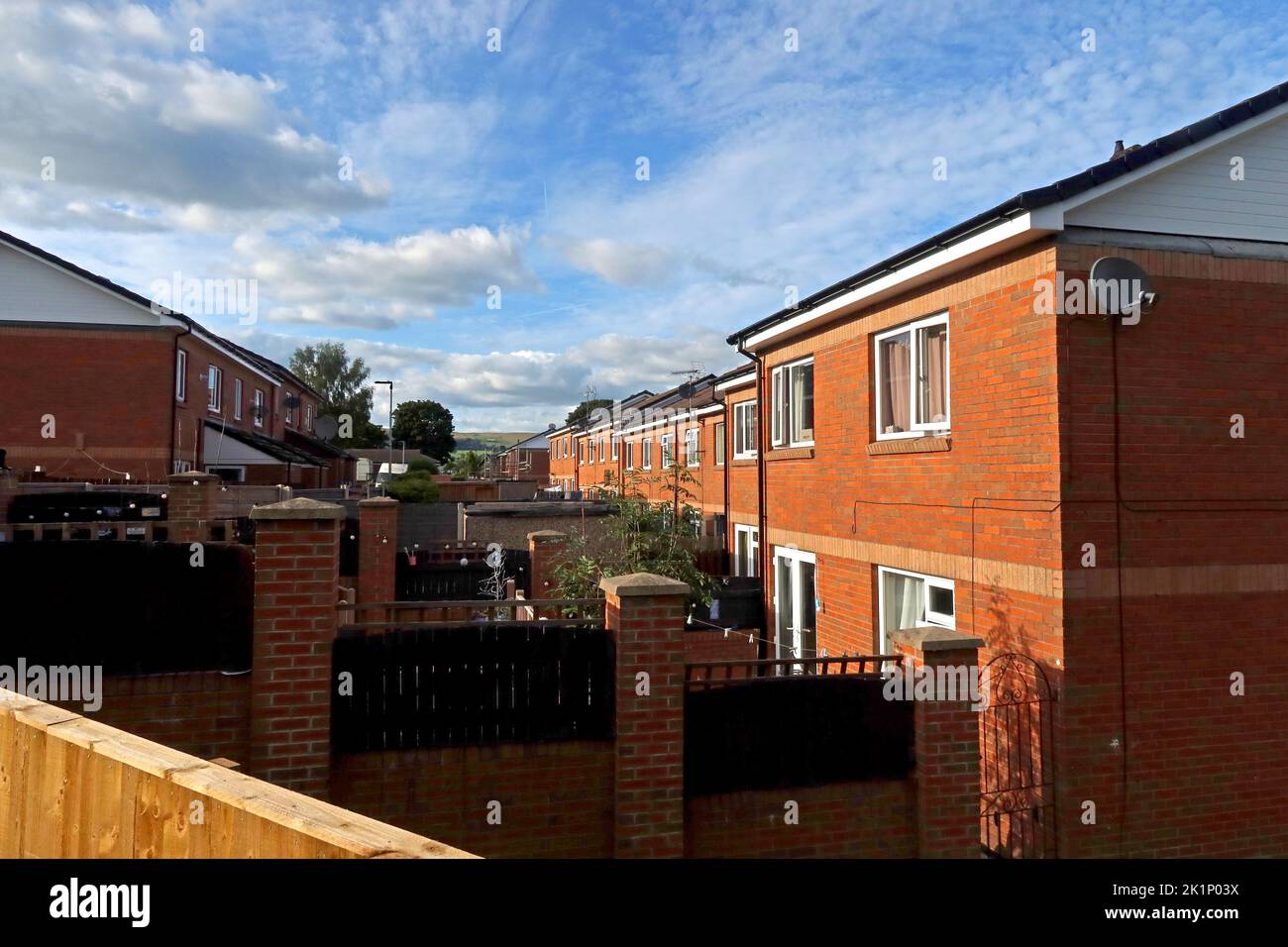 Rückseite von Bradwell Terrace Gamesley, Glossop, High Peak, Derbyshire, England, UK, SK13 6HU Stockfoto