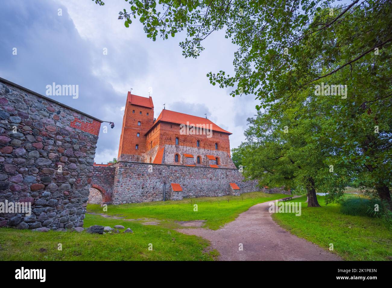 Trakai Castle auf der Insel in der Mitte des Sees, mittelalterliche Burg Stockfoto