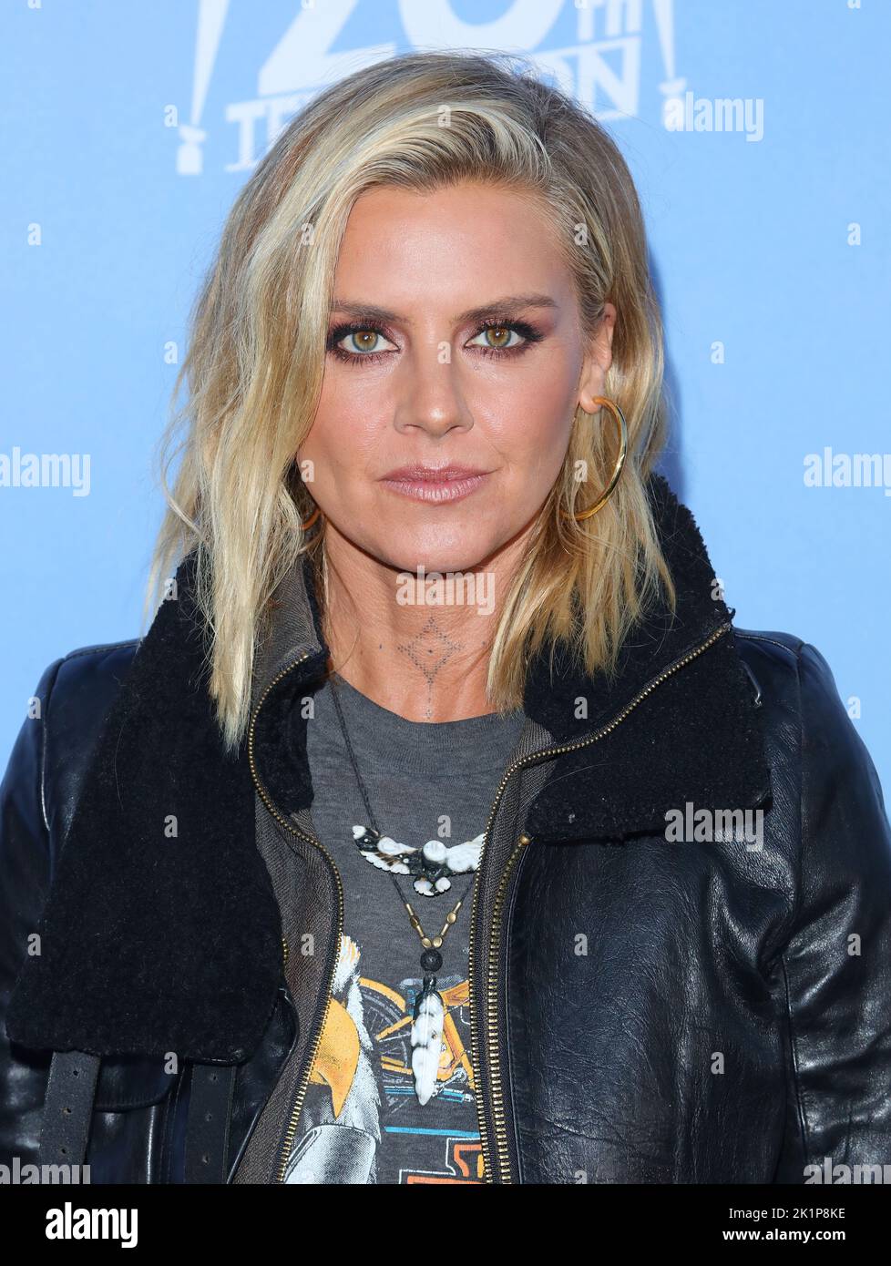 Eliza Coupe kommt bei der Hulus Original Series REBOOT Premiere, die am