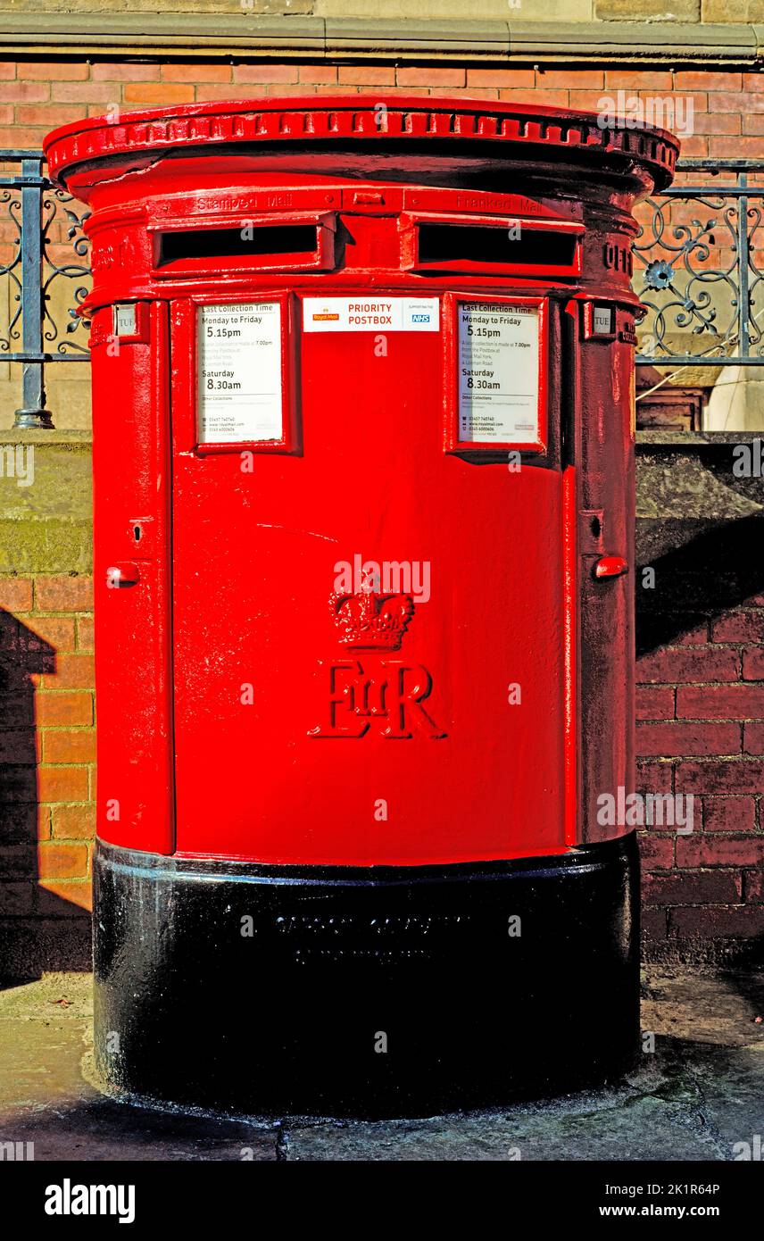 Double er Postbox, Tower Street, York, England Stockfoto