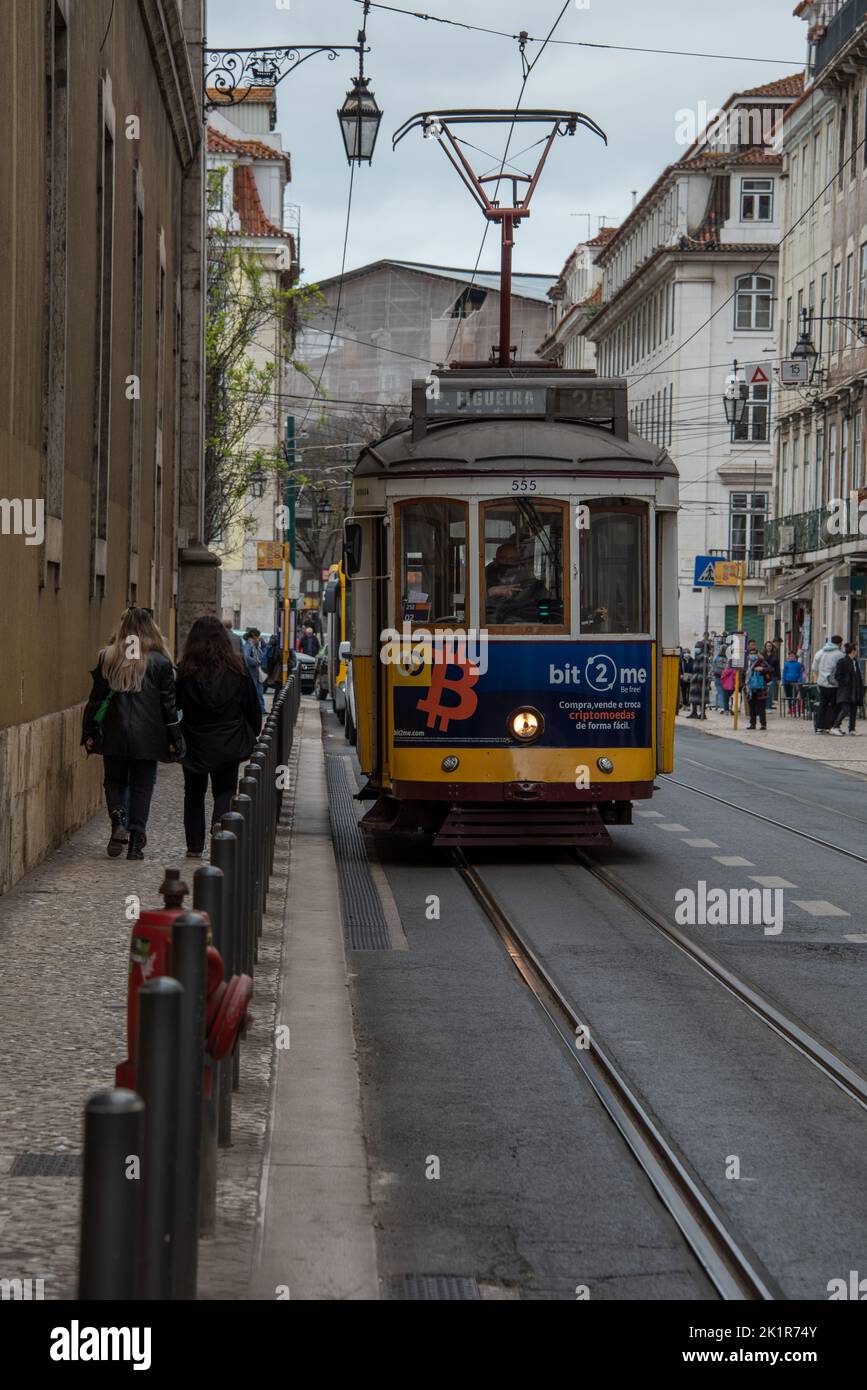 Portuges Straßenbahn in Lissabon Straße Stockfoto