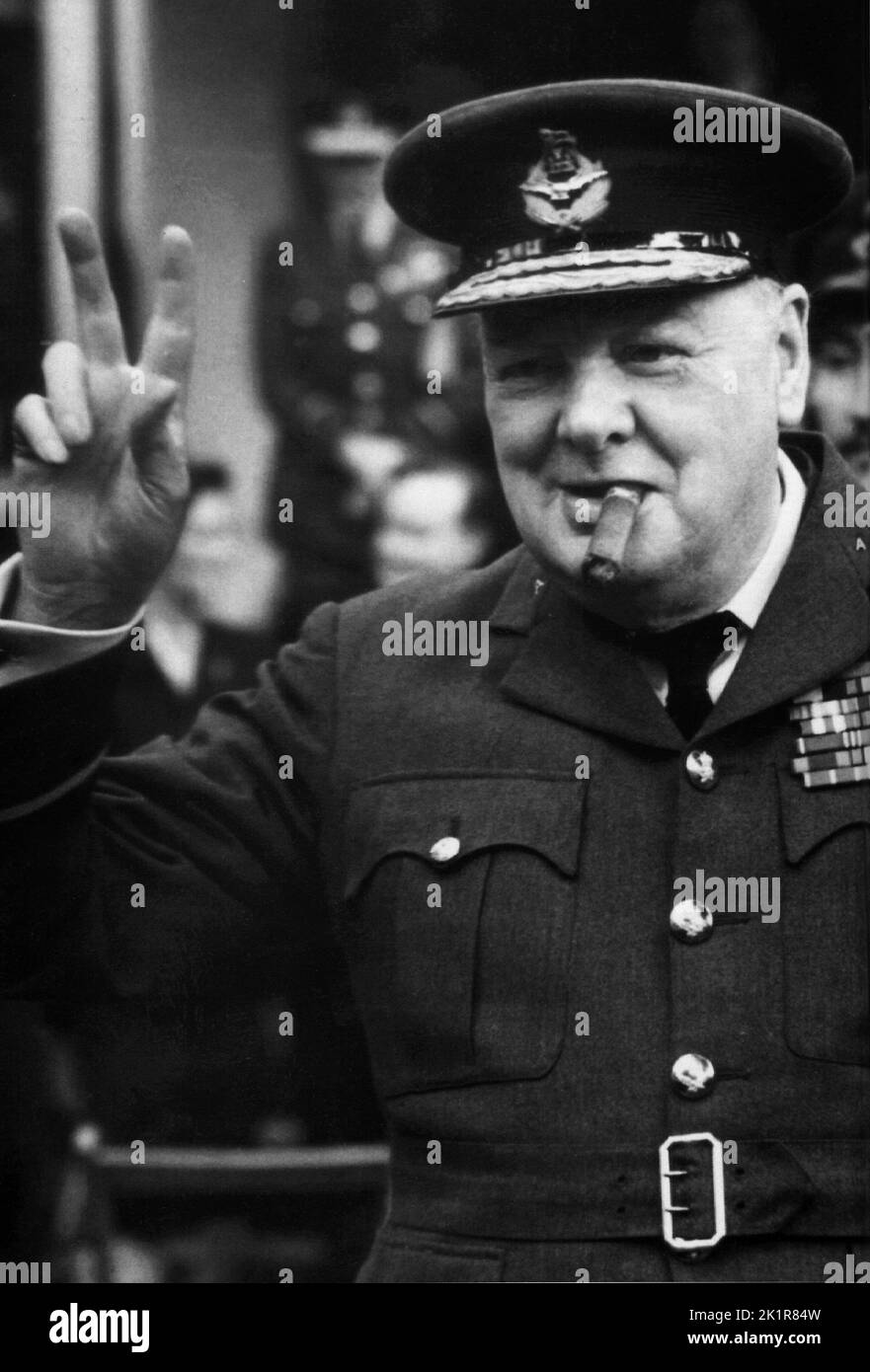 Winston Churchill auf einem Foto der Nachkriegszeit in RAF-Uniform Stockfoto