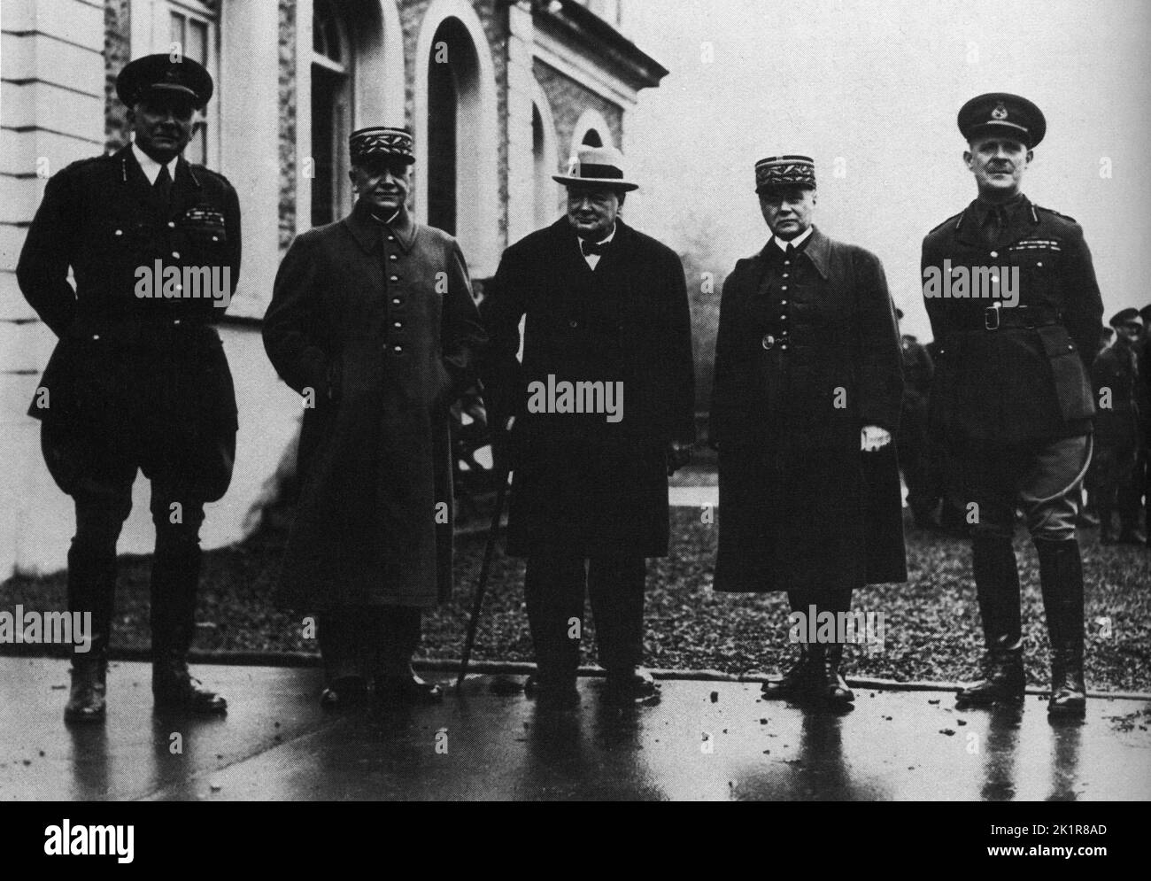 Winston Churchill als 1. Lord of the Admiralty mit: Gen.W. Ironside, Gen. Alphonse Georges, Gen. Maurice Gamelin und Lord Gort. Frankreich 1940 Stockfoto