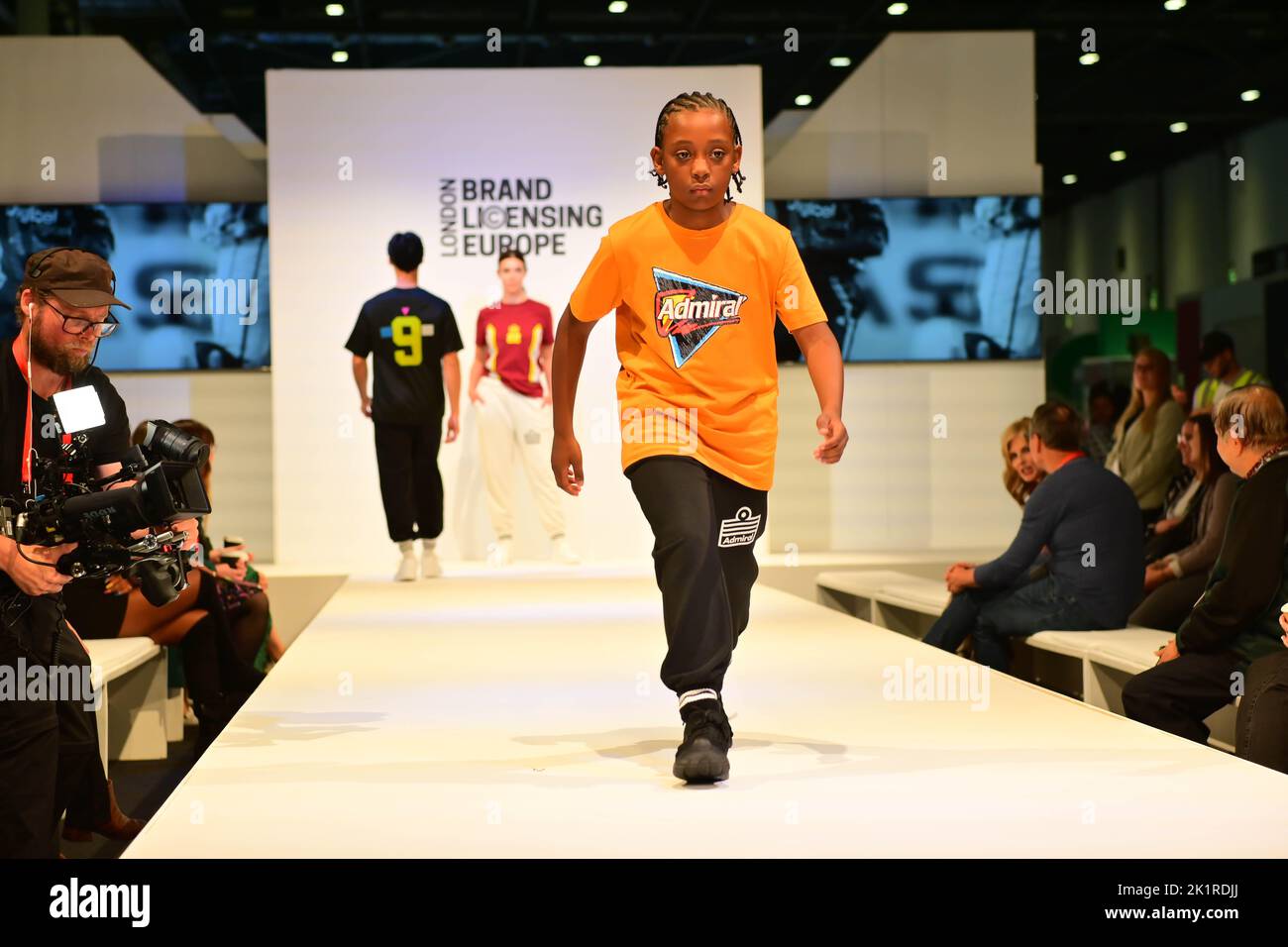 London, Großbritannien. 20. September 2022. Kornit Digital Catwalk auf der Brand Licensing Europe auf der Excel London, Großbritannien. - London, Vereinigtes Königreich. 20.. September 2022. Quelle: Siehe Li/Picture Capital/Alamy Live News Stockfoto