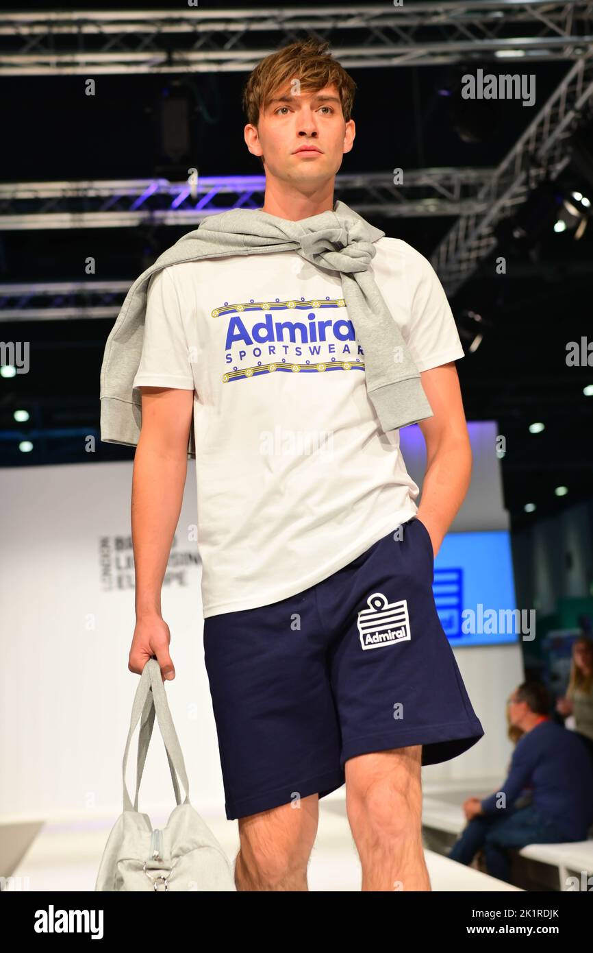 London, Großbritannien. 20. September 2022. Kornit Digital Catwalk auf der Brand Licensing Europe auf der Excel London, Großbritannien. - London, Vereinigtes Königreich. 20.. September 2022. Quelle: Siehe Li/Picture Capital/Alamy Live News Stockfoto