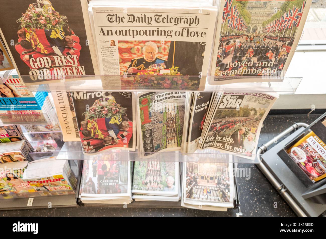 Brighton, 20. 2022. September: Die Titelseiten der britischen Nationalzeitungen am Tag nach der Beerdigung der Königin Kredit: Andrew Hasson/Alamy Live News Stockfoto