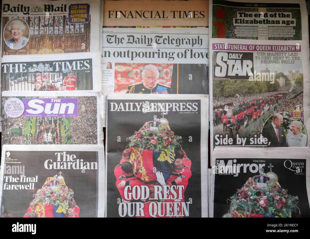 GROSSBRITANNIEN, London: Dienstag, 20. September 2022. Britische Zeitungen berichten über die Beerdigung Ihrer Majestät Königin Elizabeth II. Kredit: Katie Collins / Alamy Live Nachrichten Stockfoto