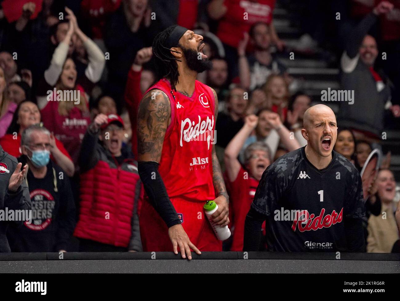 Fileboto vom 30-01-2022 von Mo Walker von Leicester Riders, der während des BBL-Cup-Finales auf der Bank reagierte. Die integrative Philosophie des Basketballs kann helfen, Jugendliche aus allen Bereichen durch die anhaltenden Belastungen auf ihre psychische Gesundheit und ihr körperliches Wohlbefinden zu führen, so der Leicester Riders-Vorstandsspieler Mo Walker. Ausgabedatum: Dienstag, 20. September 2022. Stockfoto