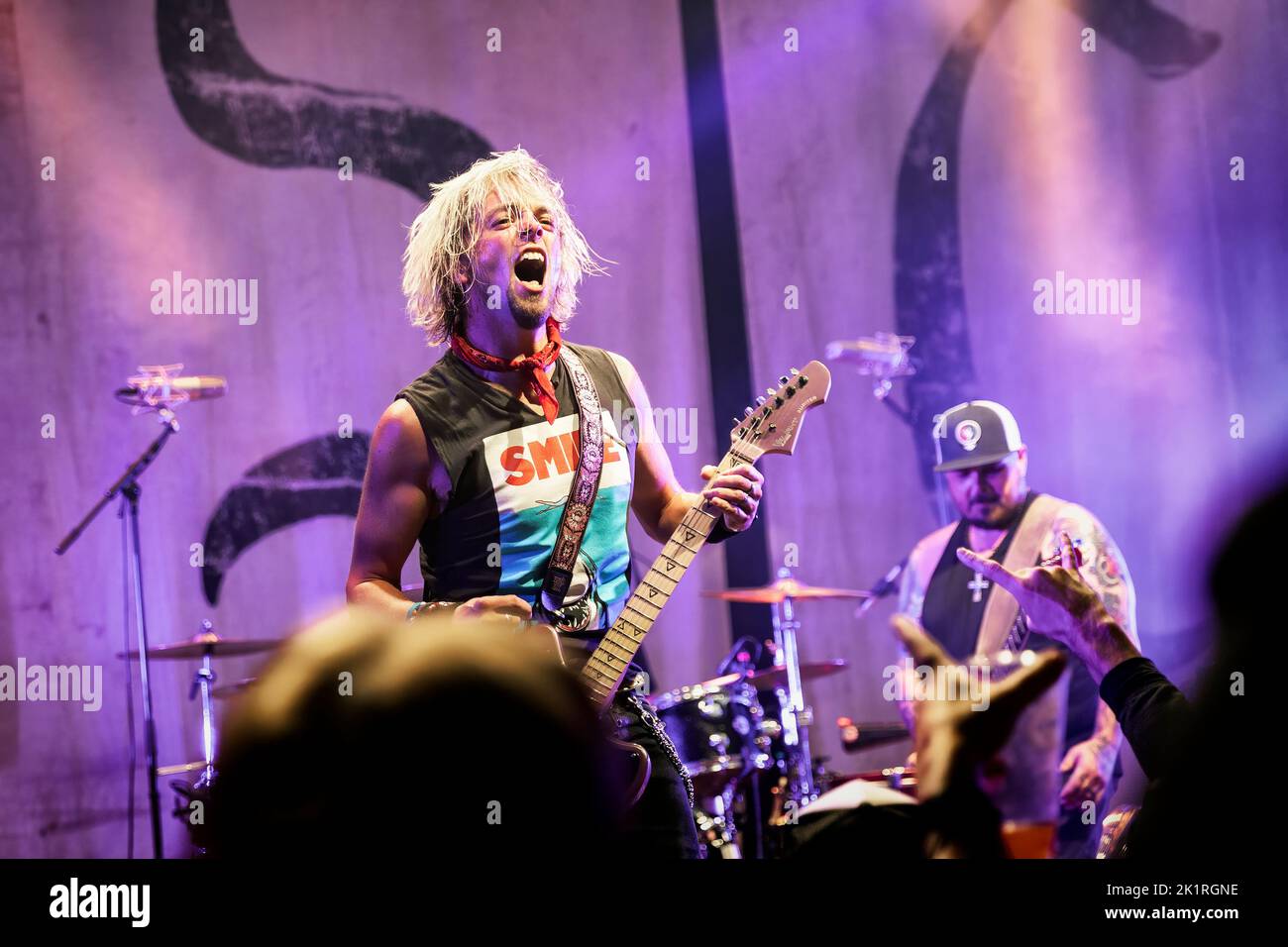 Oslo, Norwegen. 17., September 2022. Die amerikanische Rockband Black Stone Cherry spielt ein Live-Konzert im Rockefeller in Oslo. Hier ist Gitarrist Ben Wells live auf der Bühne zu sehen. (Foto: Gonzales Photo - Terje Dokken). Stockfoto