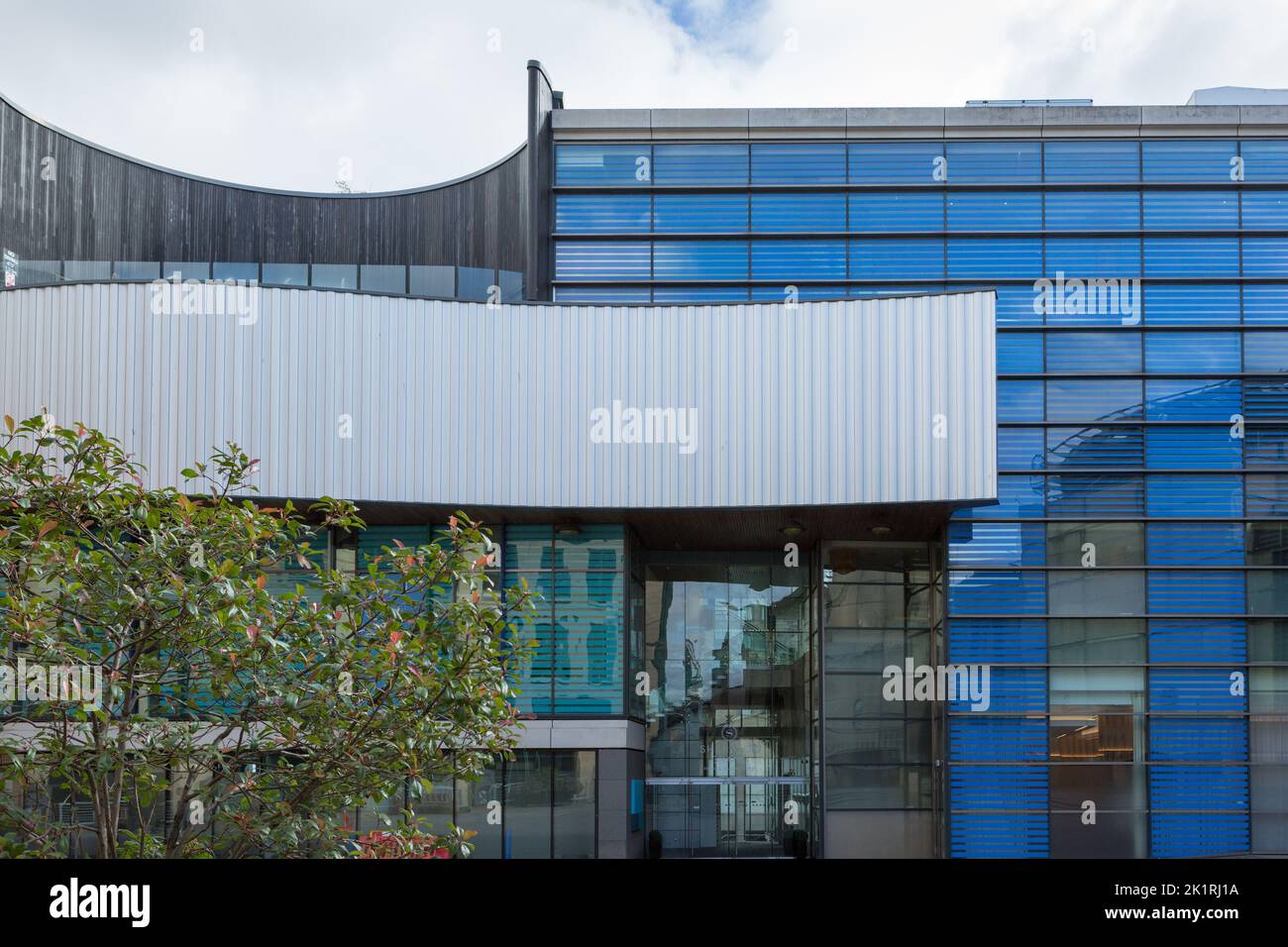 Frontansicht des Eingangs zum Spa und Health Club, Exchange Crescent, Conference Square, Edinburgh, Schottland Stockfoto