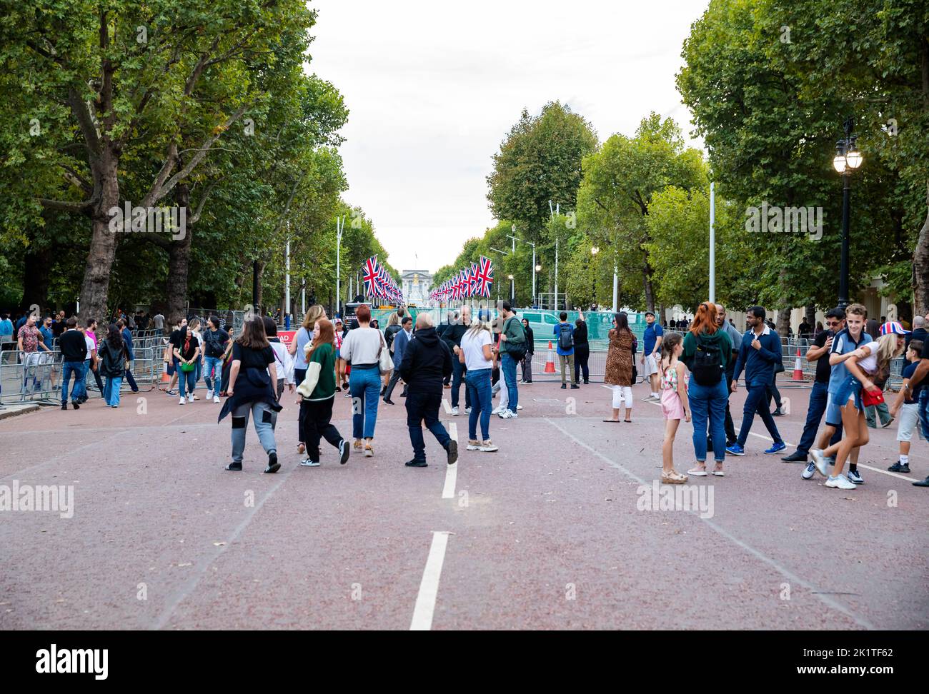 Die Mall in London nach dem Tod Ihrer Majestät Königin Elizabeth II Stockfoto