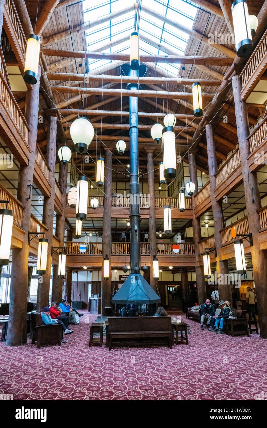 Innenansicht; Many Glacier Hotel; Glacier National Park; Montana; USA Stockfoto