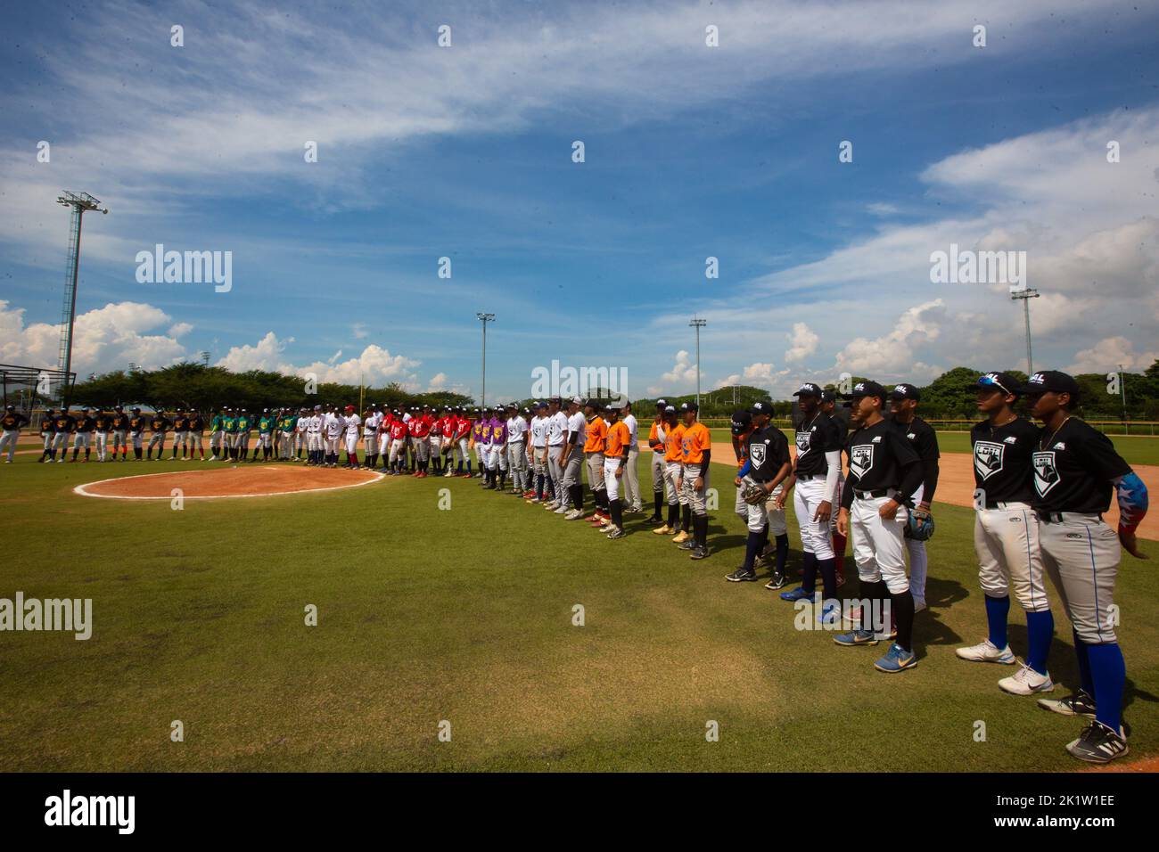 San Joaquin, Carabobo, Venezuela. 20. September 2022. 20. September 2022. Tausendsechshundert Major League-Interessenten treten beim Maltin Polar Cup an, der im Sportentwicklungszentrum von Polar Companies stattfindet. Scouts aus verschiedenen Major League Teams sind anwesend und beobachten die Aussichten, von wo aus eine große Ernte erwartet wird, um die Major League Trainingslager zu besuchen. In San Joaquin, Bundesstaat Carabobo. Foto: Juan Carlos Hernandez (Bild: © Juan Carlos Hernandez/ZUMA Press Wire) Stockfoto