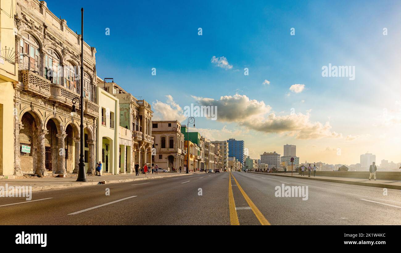 Ein wunderschöner Blick auf den Sonnenuntergang vom Malecon La Havana Stockfoto