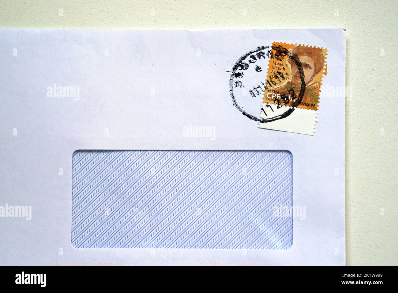 Belgrad, Serbien - 17. November 2015: Berühmte Physikerin Mileva Maric Einstein Briefmarke auf Brief. Stockfoto