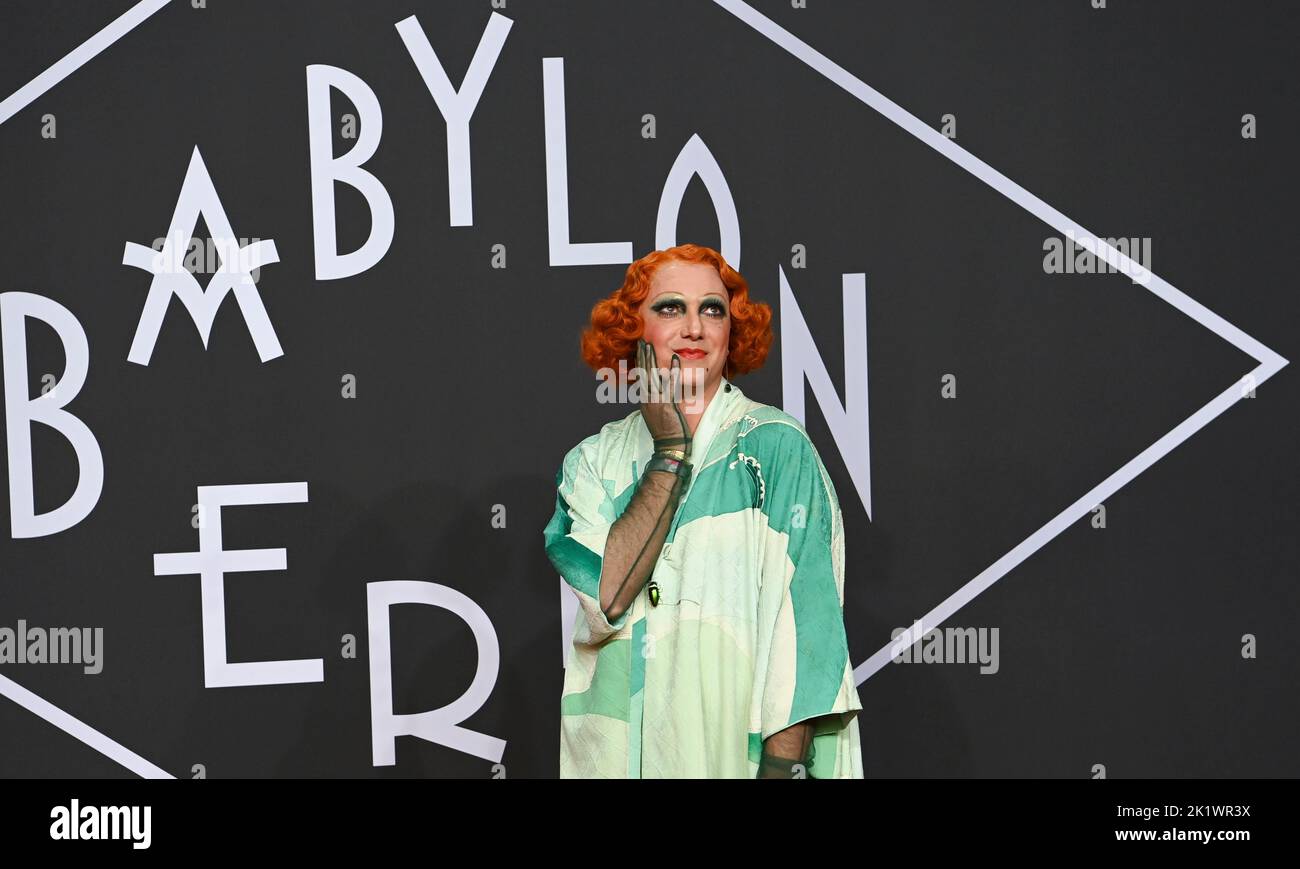 Berlin, Deutschland. 20. September 2022. Madame Le Pustra kommt zur Weltpremiere der neuen Staffel der Fernsehserie Babylon Berlin im Delphi Filmpalast. Quelle: Jens Kalaene/dpa/Alamy Live News Stockfoto