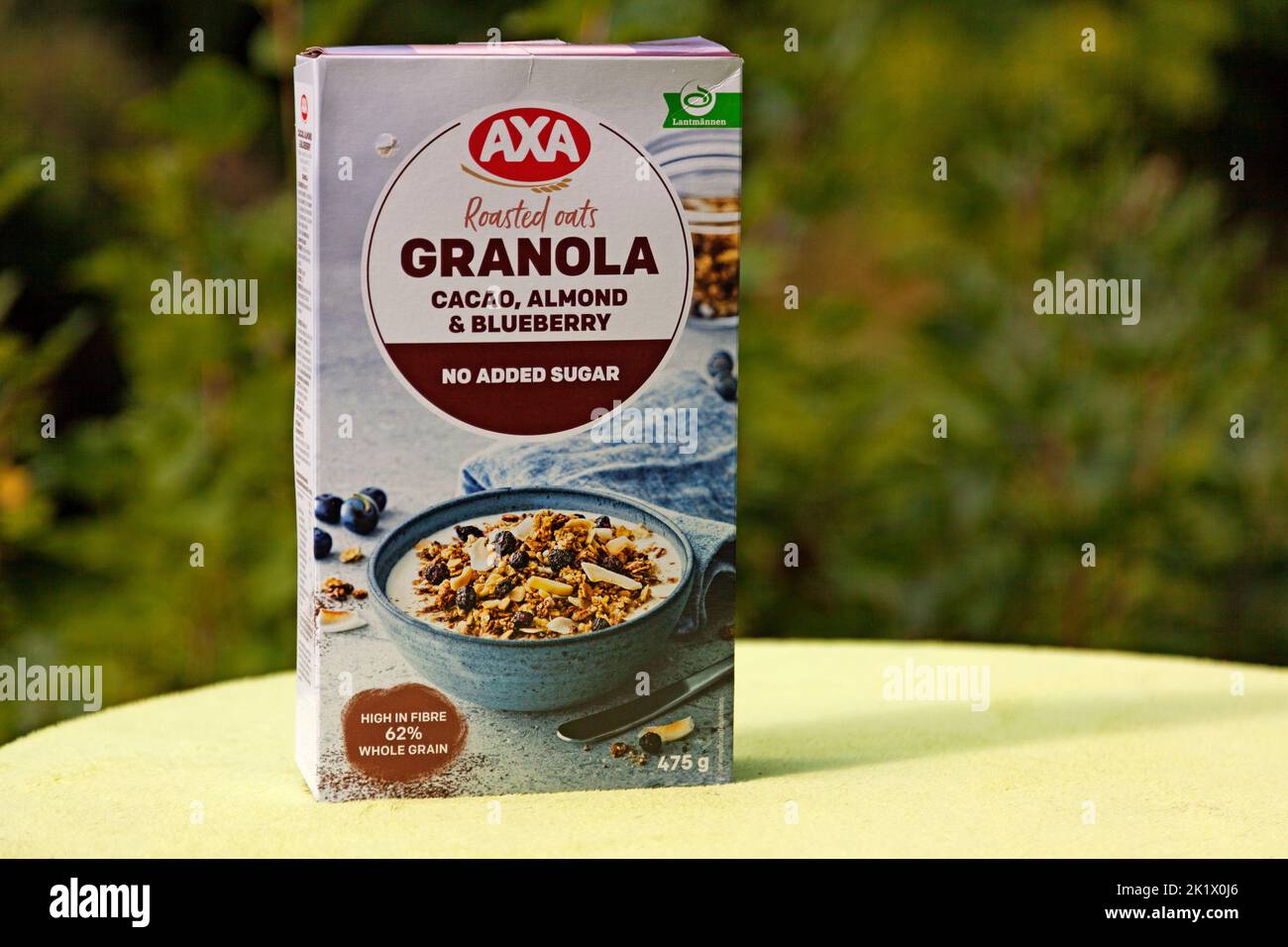 Umea, Norrland Schweden - 8. August 2022: Eine Packung Müsli-Frühstücksflocken Stockfoto