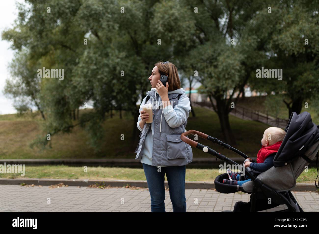 Preiser Modelleisenbahn Figuren 1/87 - Mutter Mit Baby Im Kinderwagen