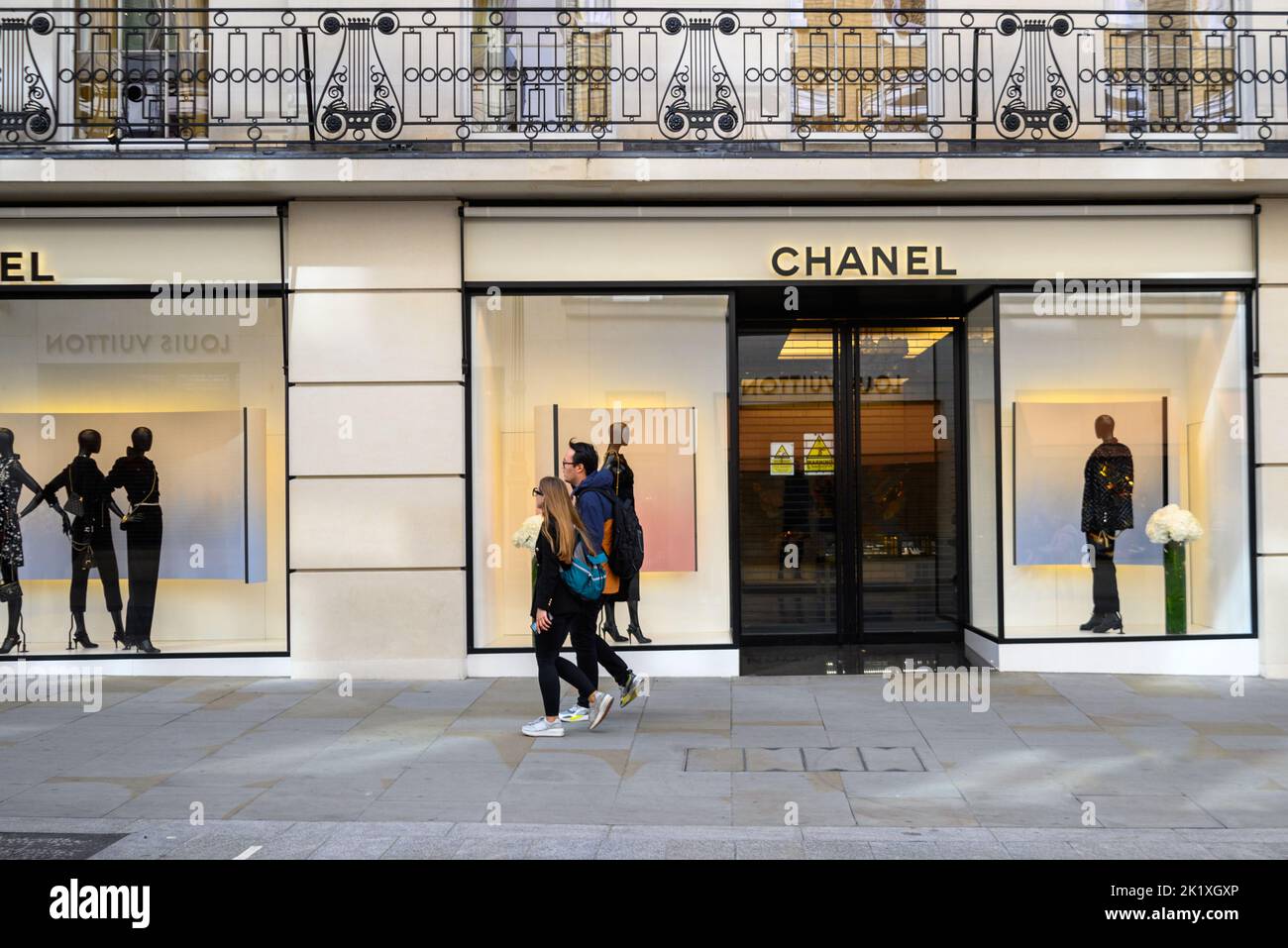 Chanel Französisches Designer-Modegeschäft, New Bond Street, London, Großbritannien Stockfoto