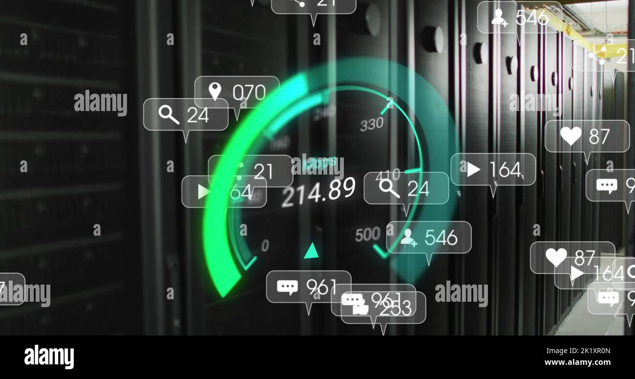 Bild der Datenverarbeitung und des Serverraums über dem Tachometer Stockfoto