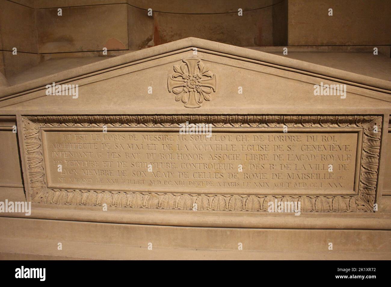 Grab von Jacques-Germain Soufflot, französischer Architekt im internationalen Kreis, der den Neoklassizismus einführte; Designer des Panthéon, wo er jetzt ruht. Stockfoto