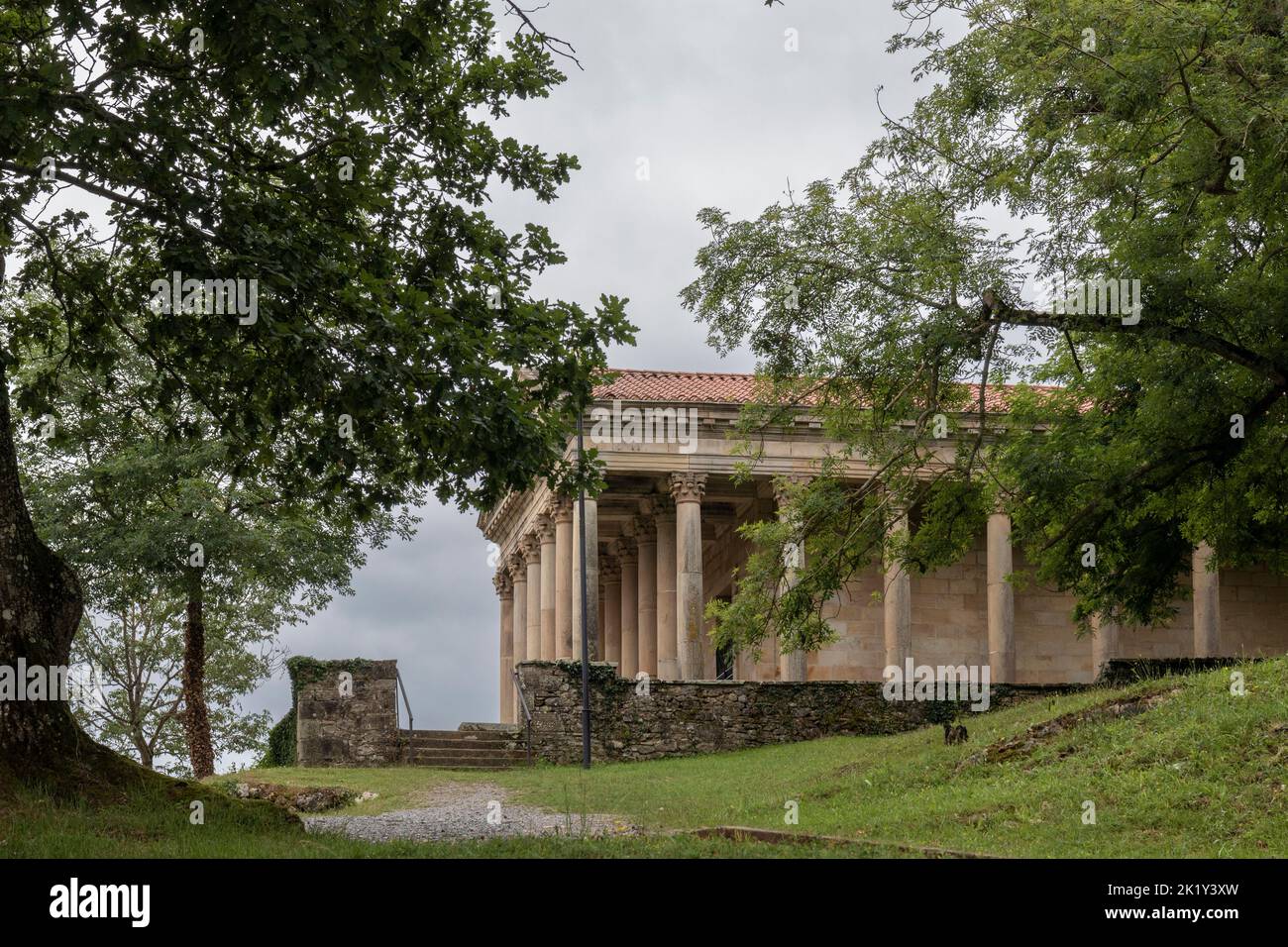 hermitage, die dem parthenon in der Stadt las fraguas in nordspanien ähnelt Stockfoto