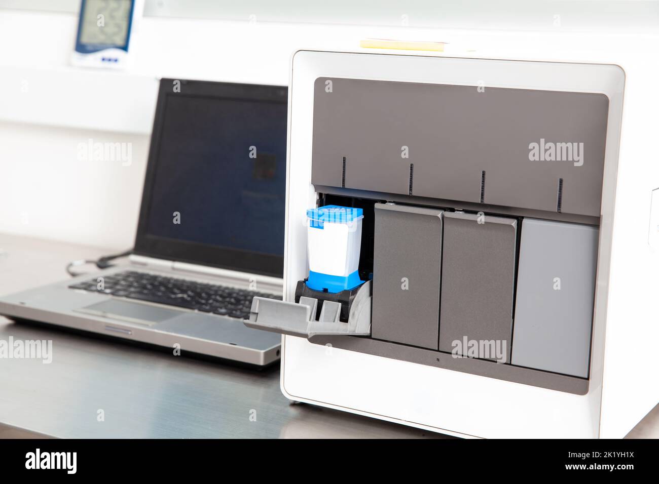Thermocycler-Maschine in einem molekularbiologischen Labor. Polymerase-Kettenreaktionstechnik. PCR-Technik Stockfoto