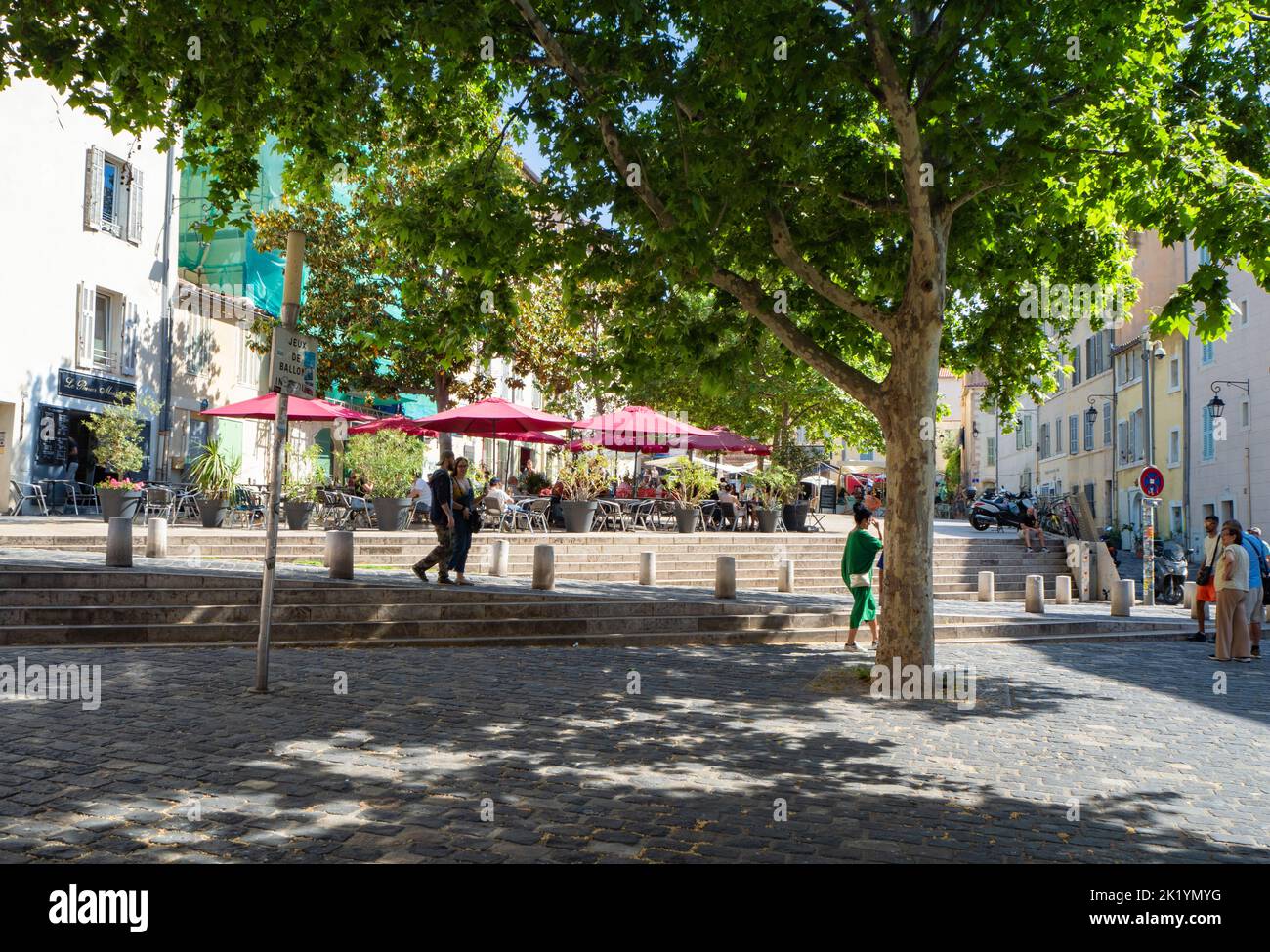 Marseille, Frankreich - Mai 15. 2022: Attraktiver Stadtplatz Place de Charite in der Altstadt Stockfoto