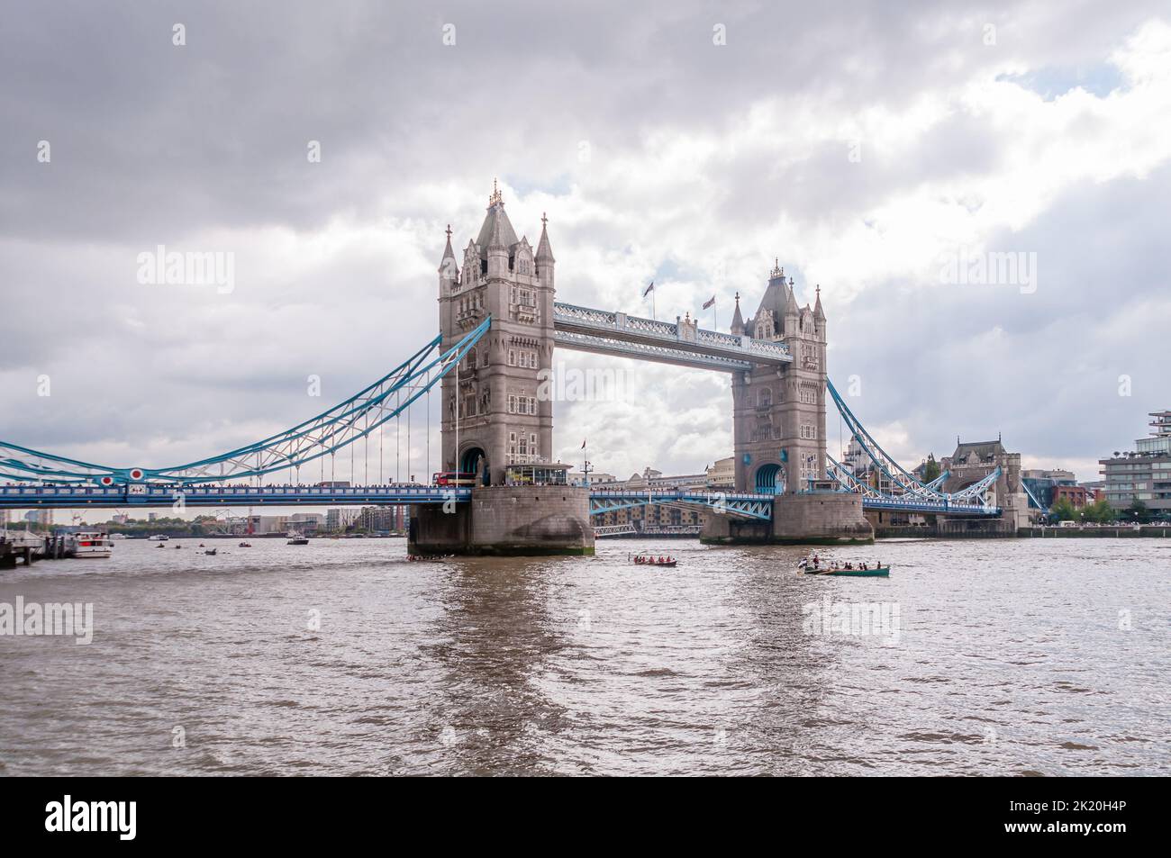 Das Great River Race, River Marathon von Tower Hamlets nach Richmond viele werden sich bemühen, die Challenge Trophy zu gewinnen Stockfoto