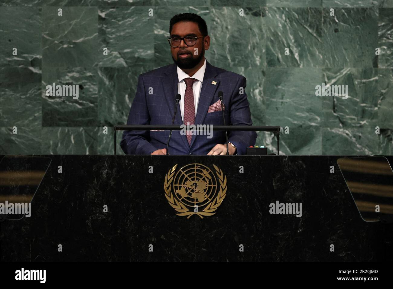 Der Präsident von Guyana, Mohamed Irfaan Ali, spricht auf der Sitzung der Generalversammlung der Vereinten Nationen 77. am Hauptsitz der Vereinten Nationen in New York City, USA, 21. September 2022. REUTERS/Brendan McDermid Stockfoto